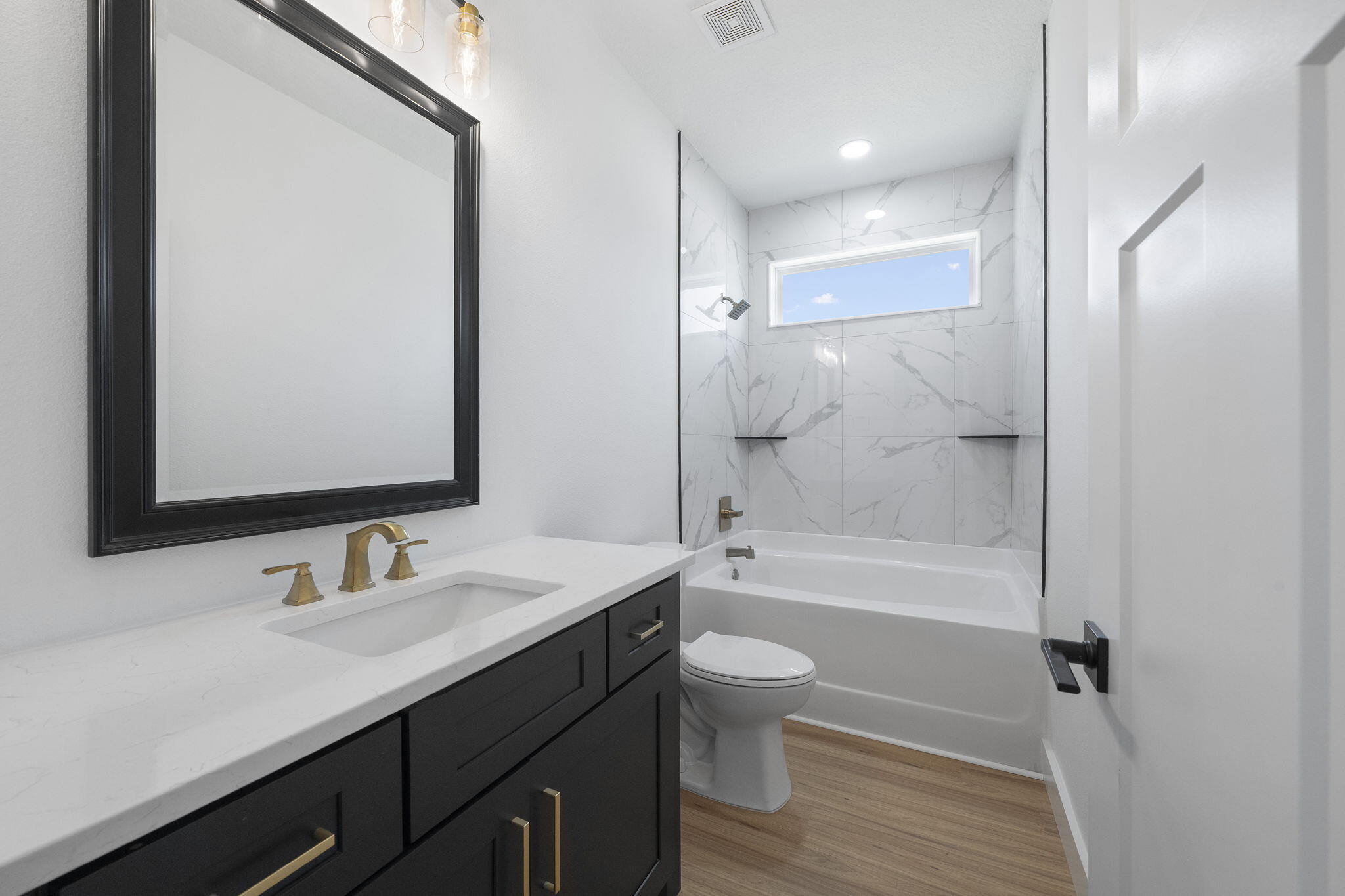 HOLLEY BY THE SEA - Residential