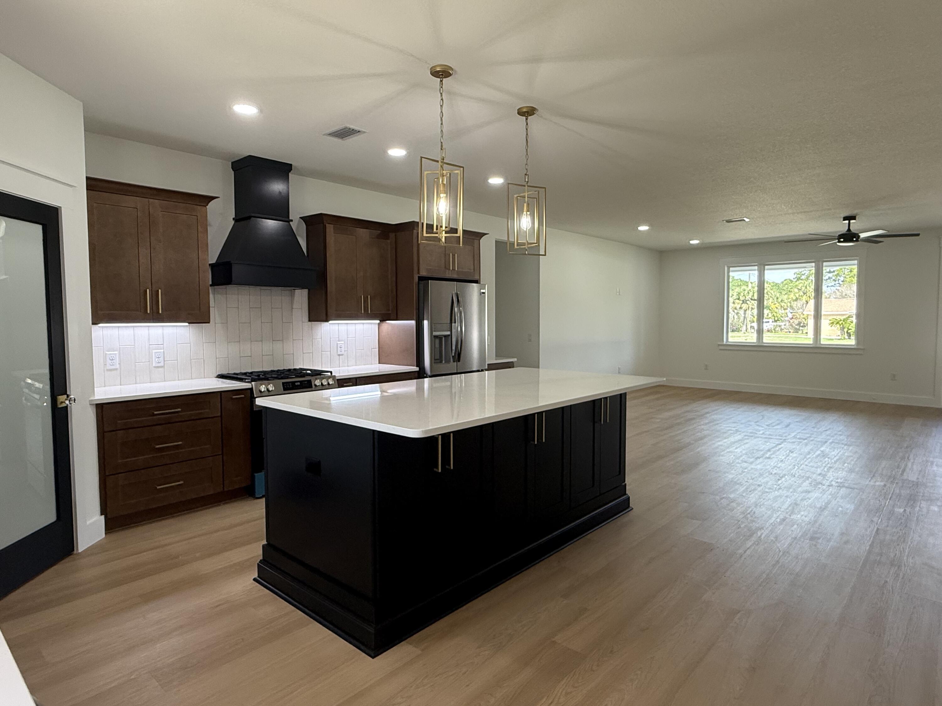 HOLLEY BY THE SEA - Residential