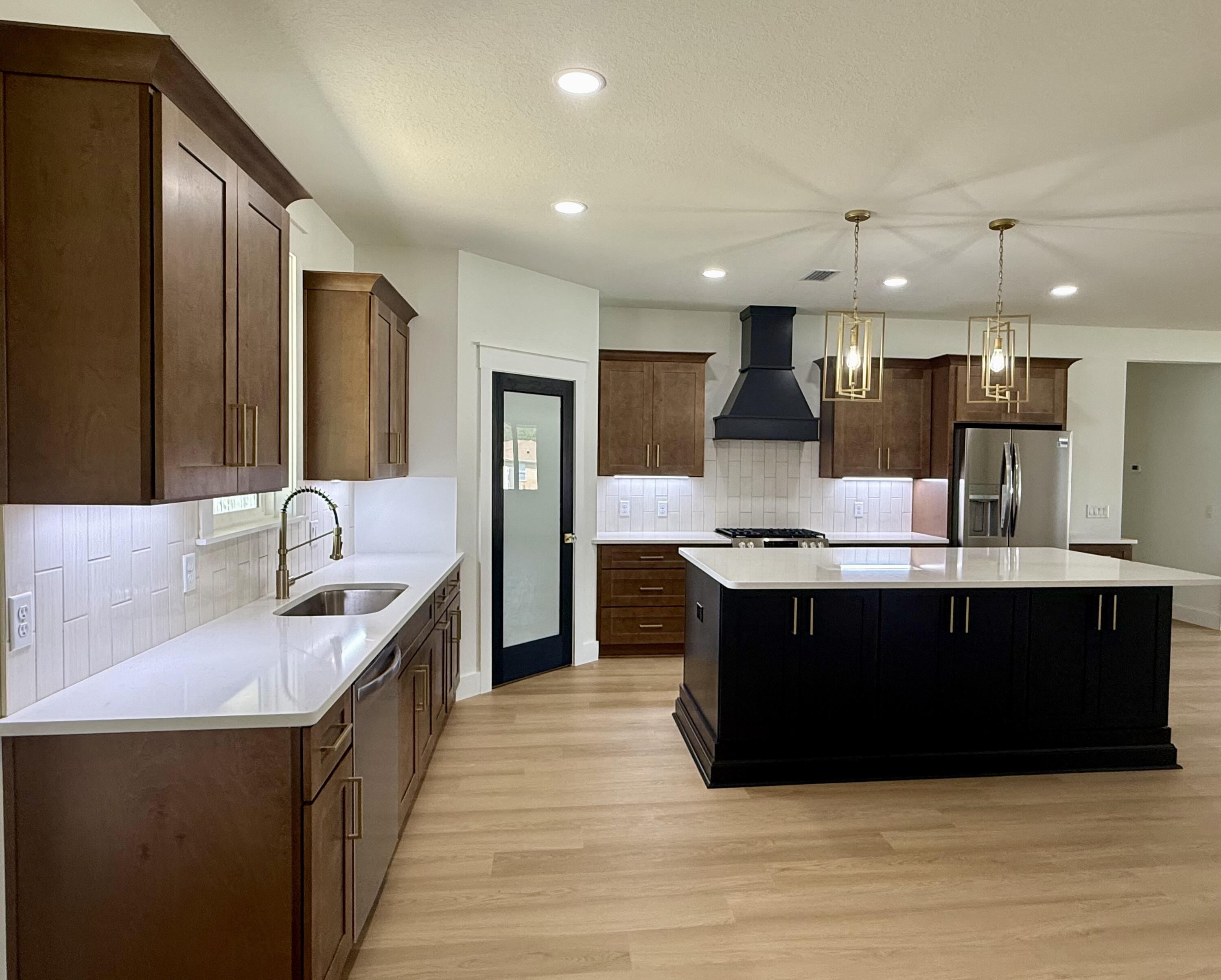 HOLLEY BY THE SEA - Residential