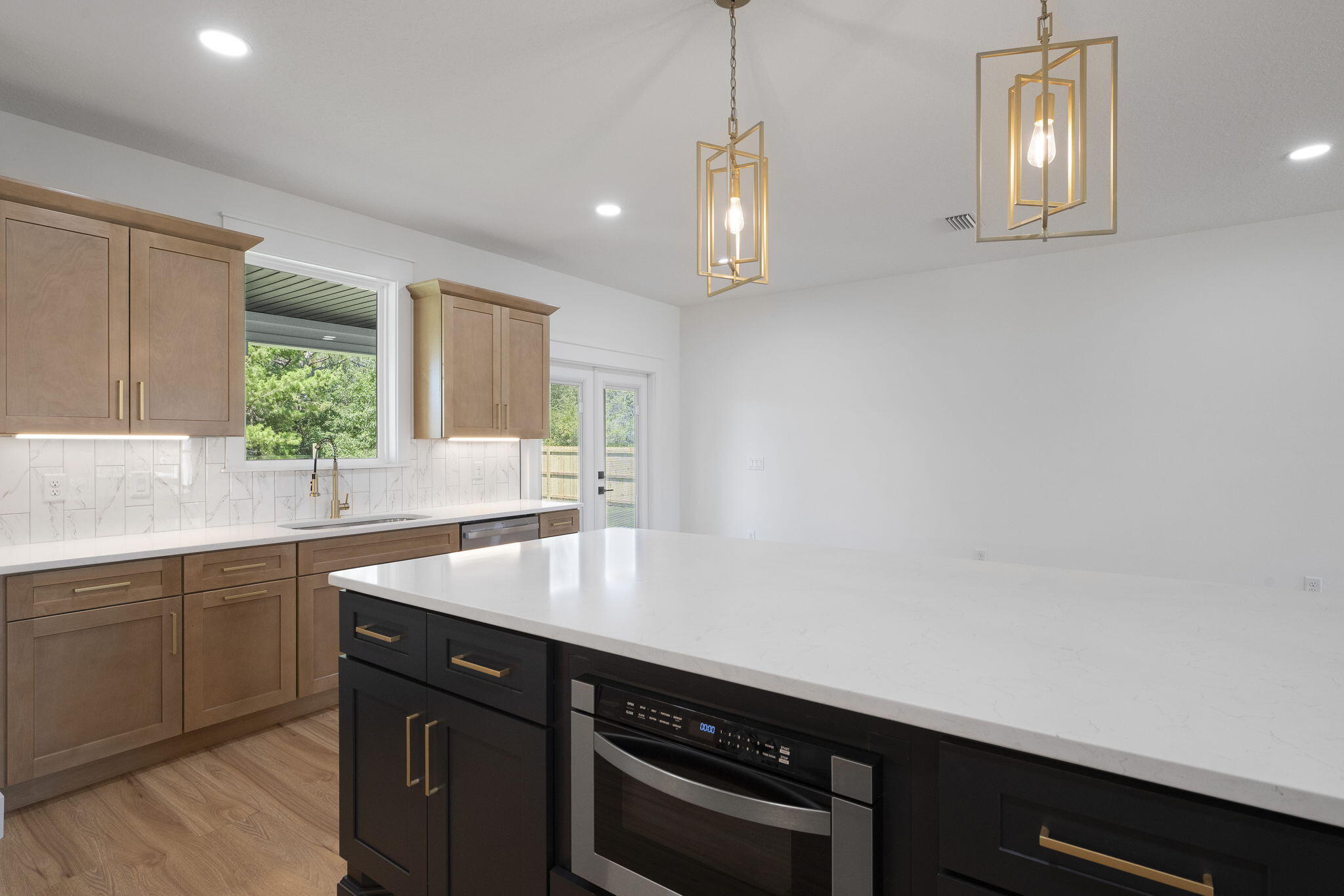 HOLLEY BY THE SEA - Residential