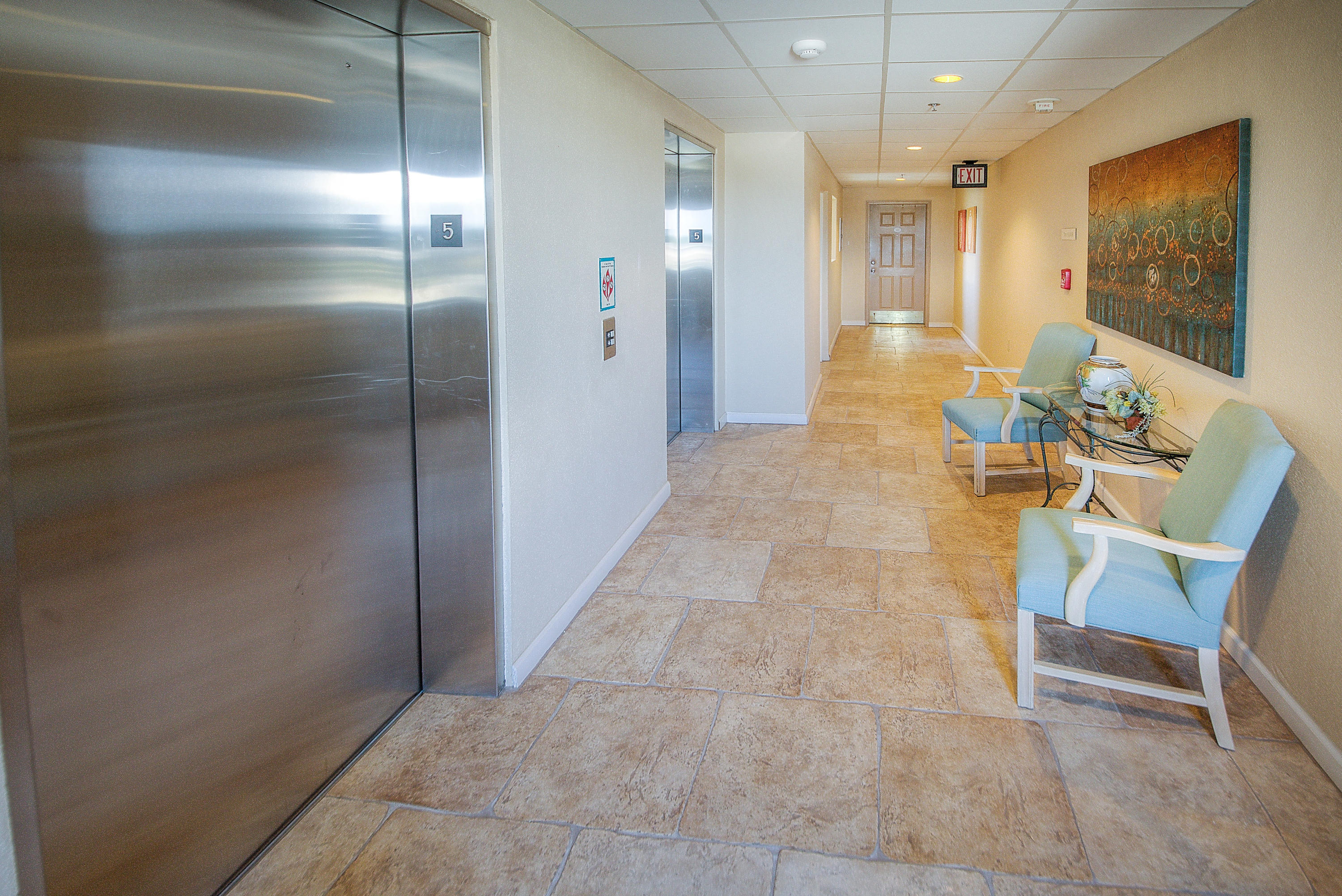 Summerwinds Condo - Residential