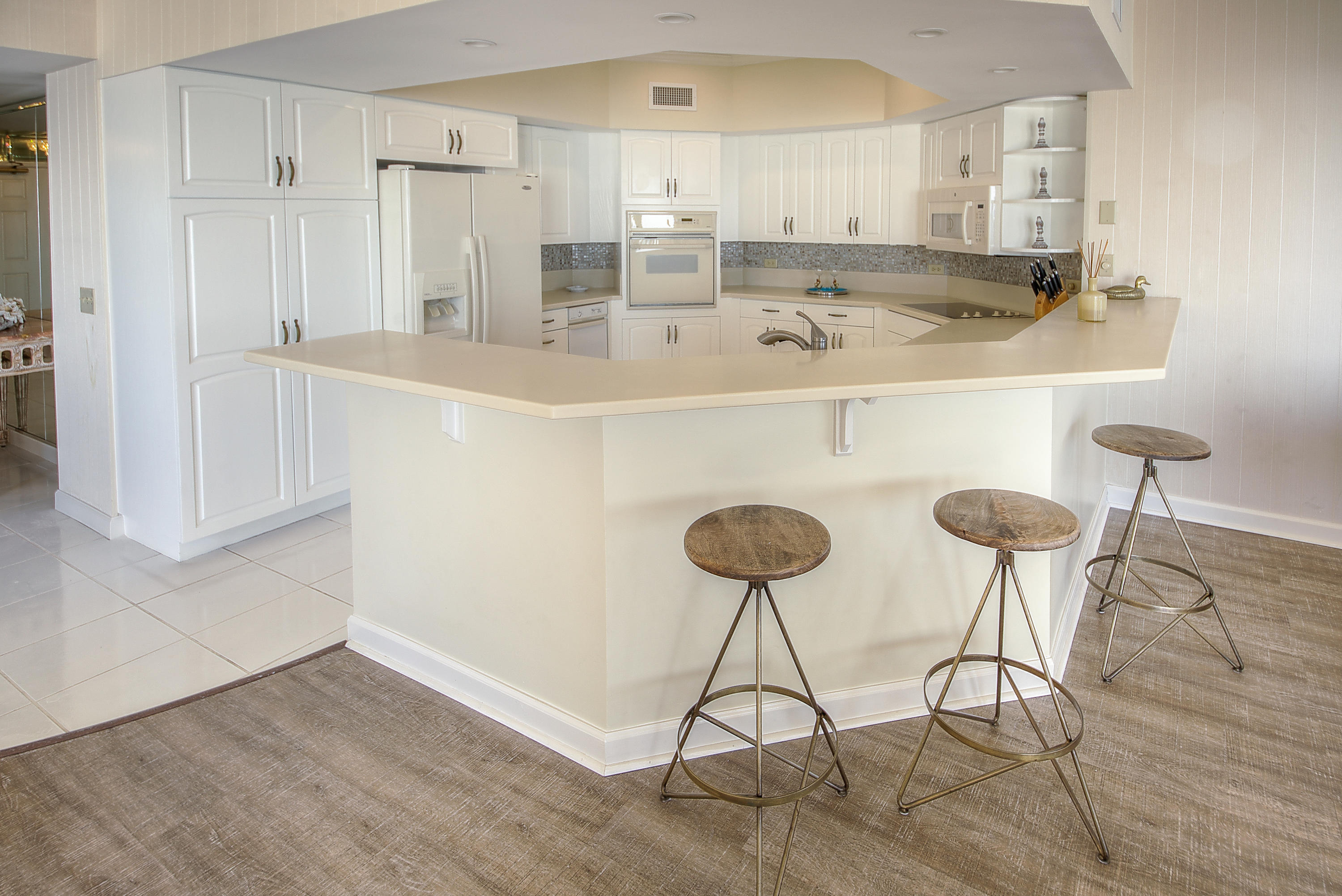 Summerwinds Condo - Residential