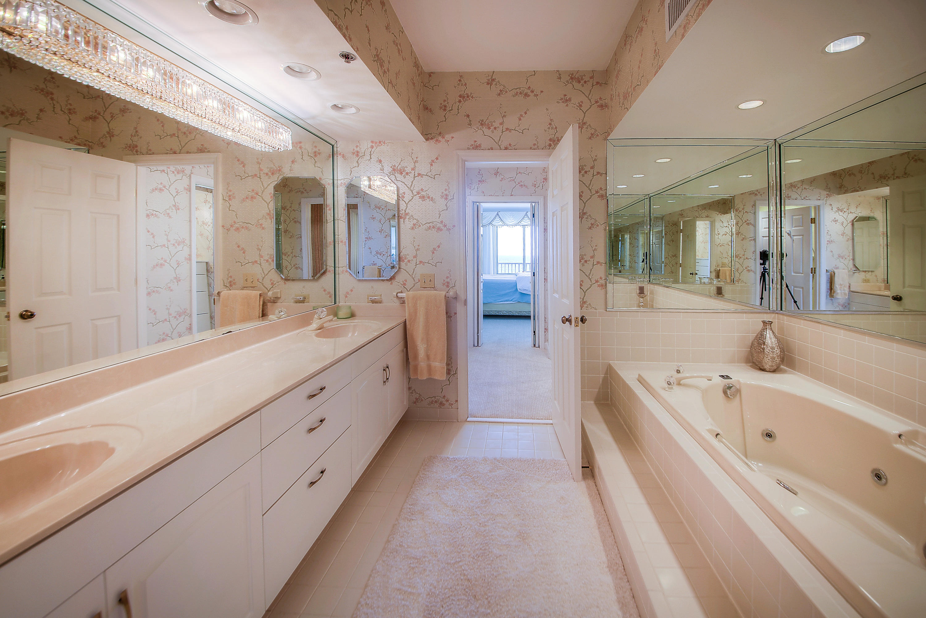 Summerwinds Condo - Residential