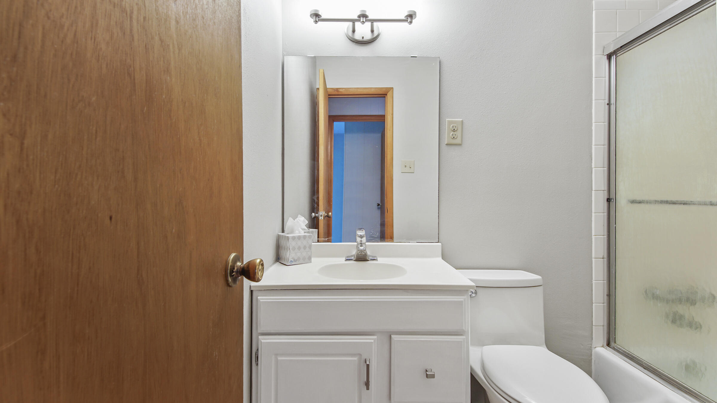 COUNTRY MANOR ESTATES - Residential