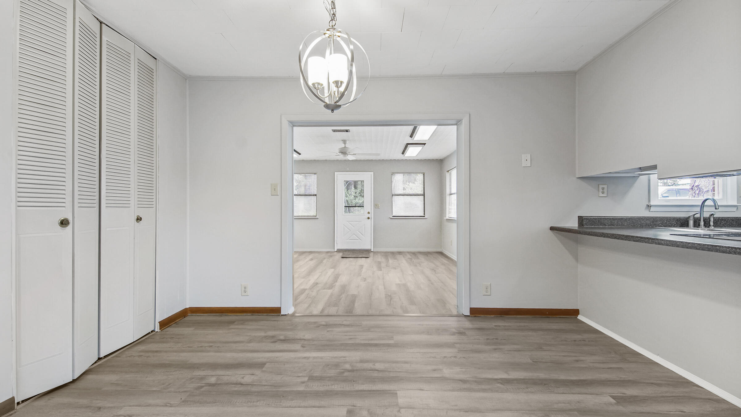 COUNTRY MANOR ESTATES - Residential