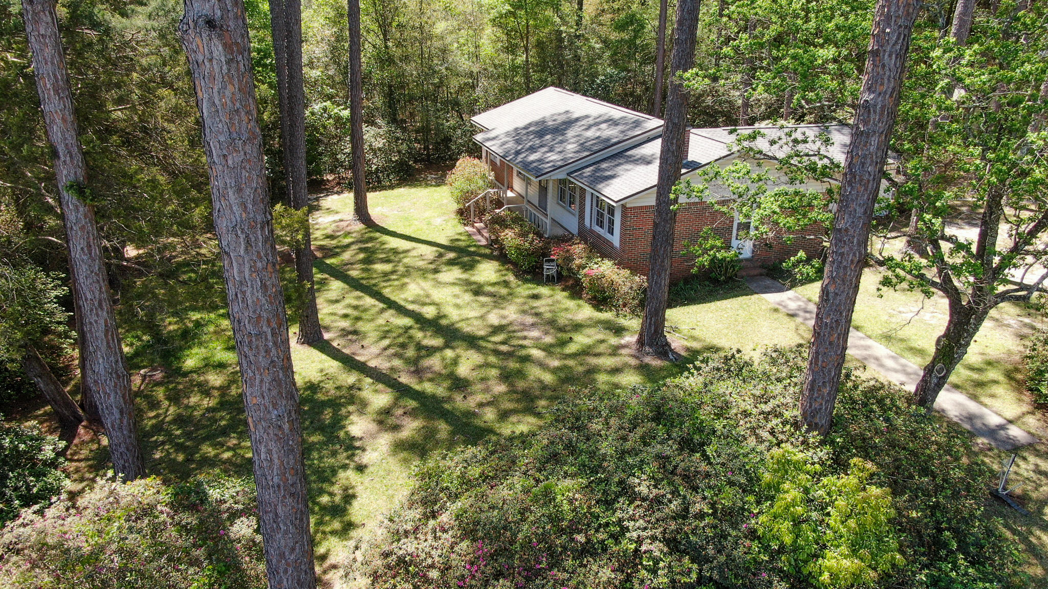 COUNTRY MANOR ESTATES - Residential