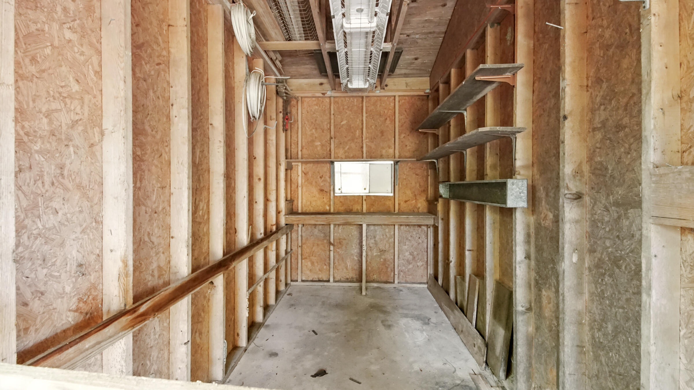 COUNTRY MANOR ESTATES - Residential