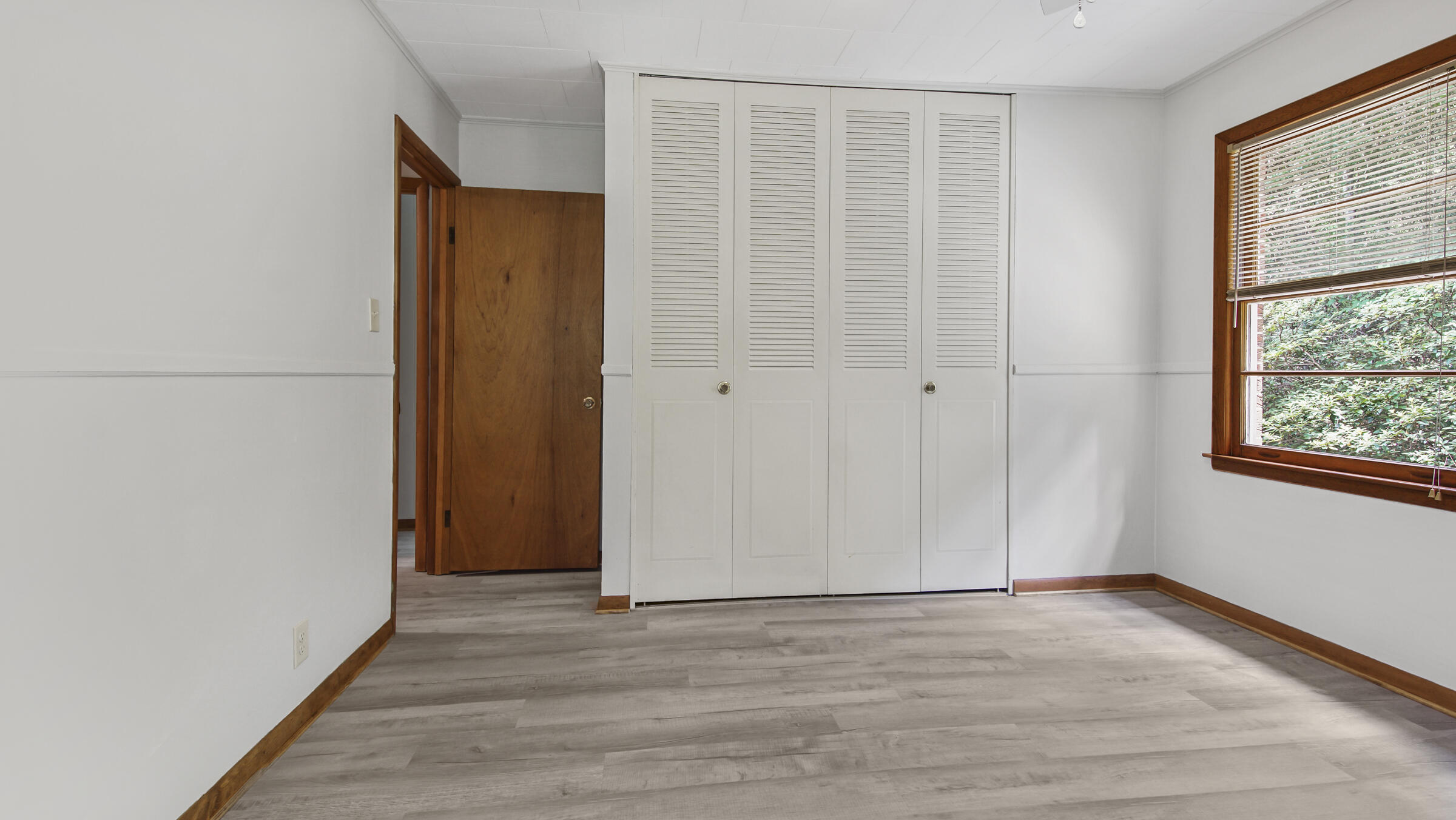 COUNTRY MANOR ESTATES - Residential