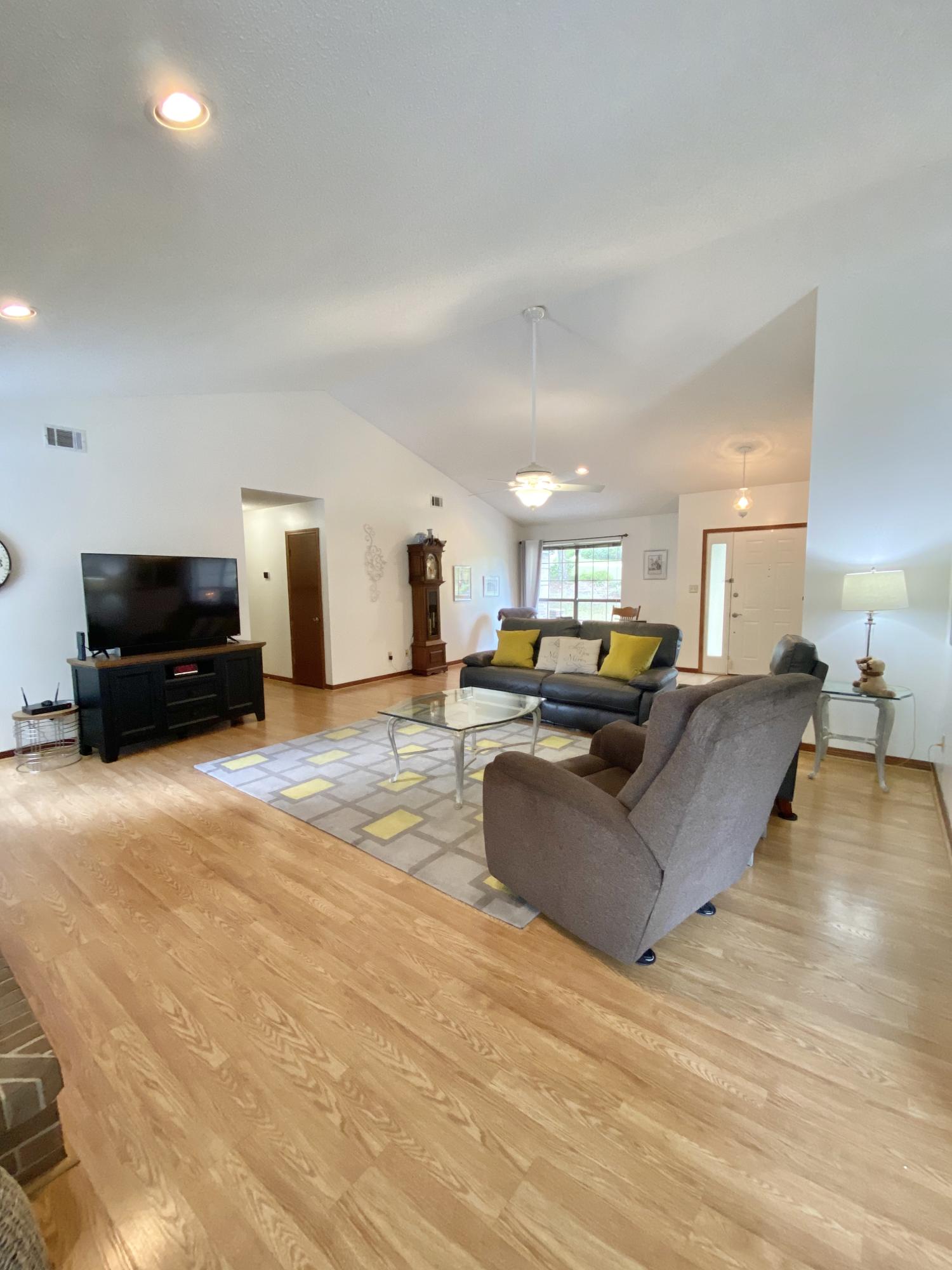 KENNEDY LAKES 1ST ADDN - Residential