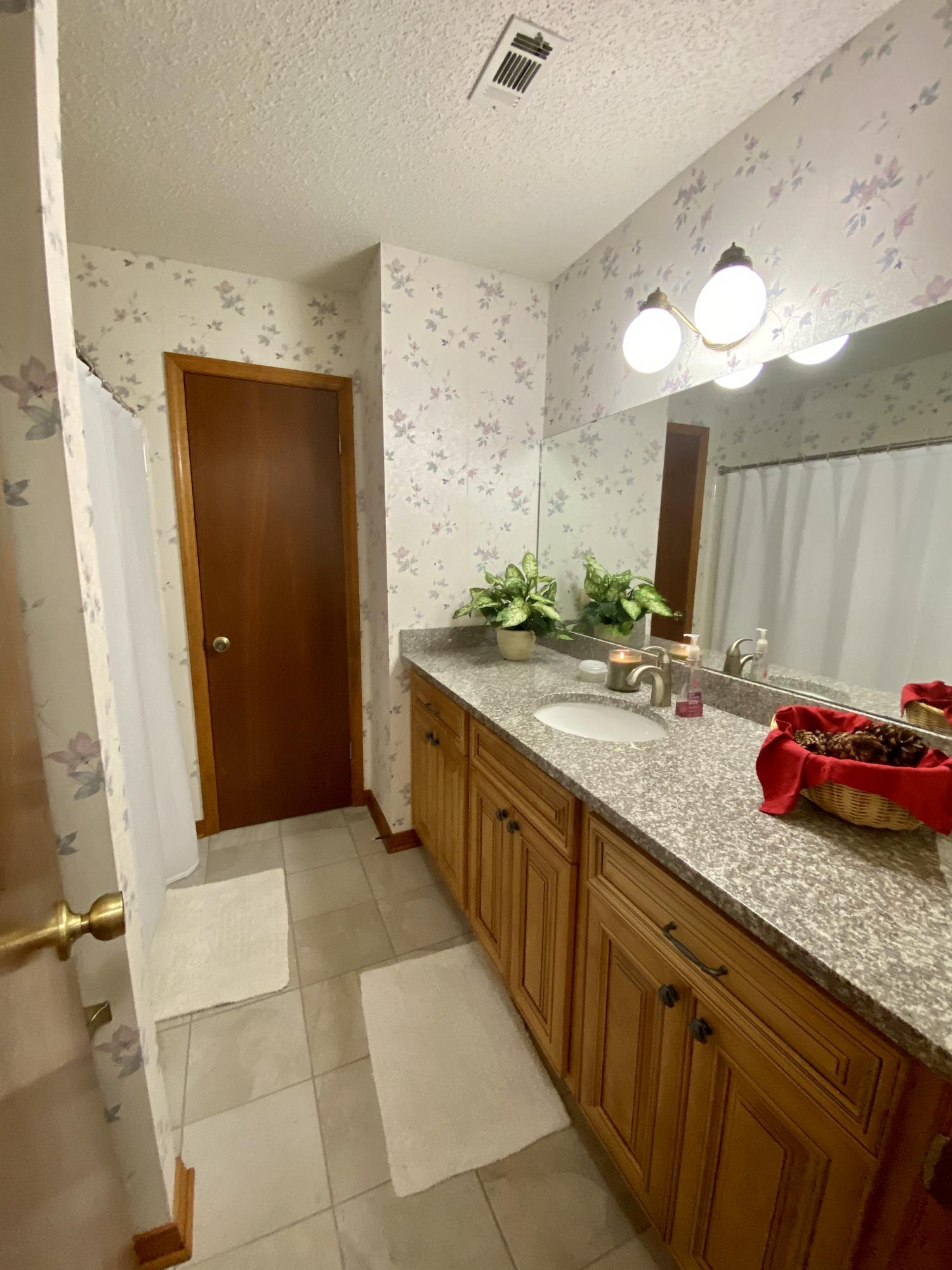 KENNEDY LAKES 1ST ADDN - Residential