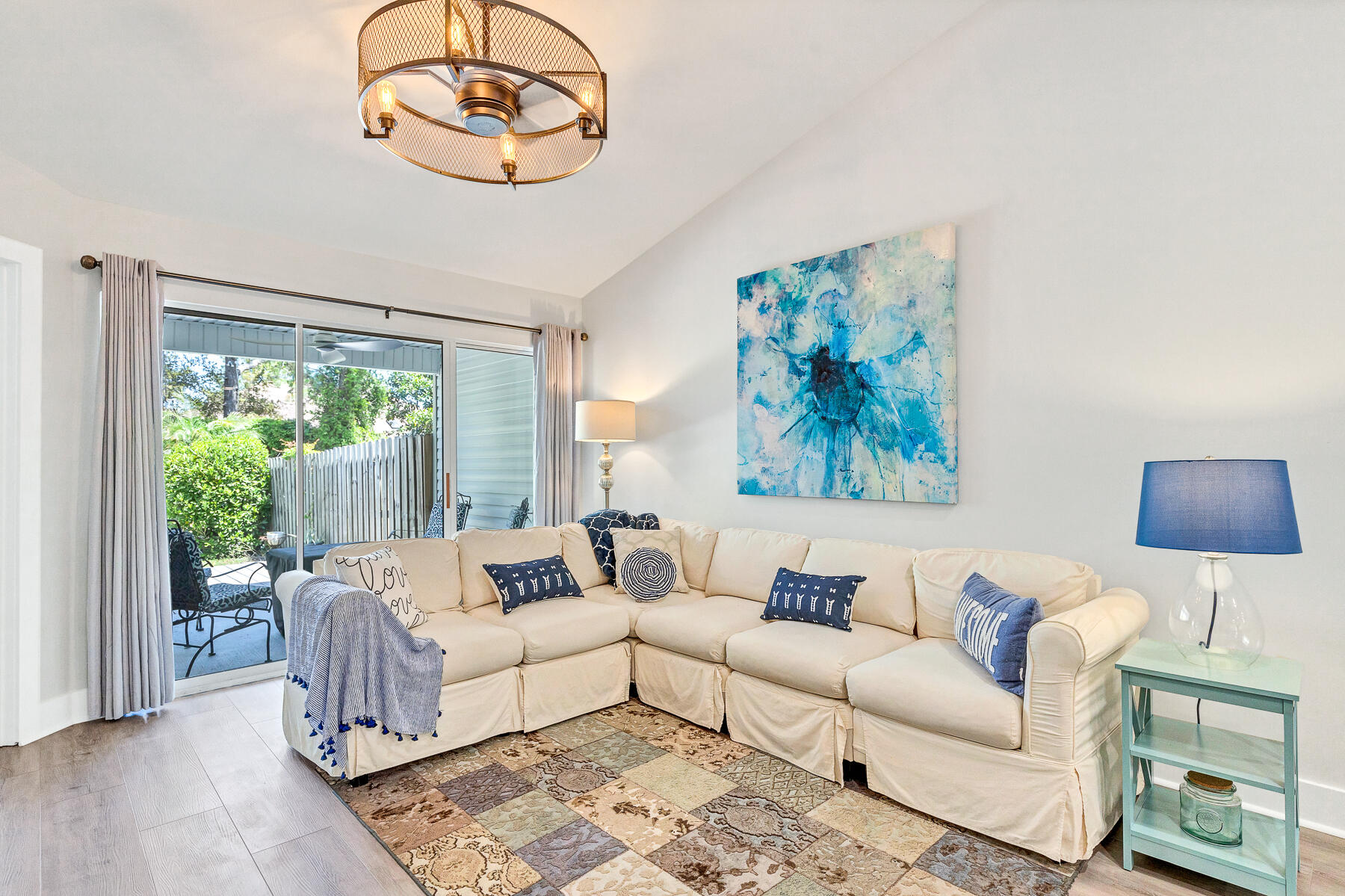 ESCADA B - Residential