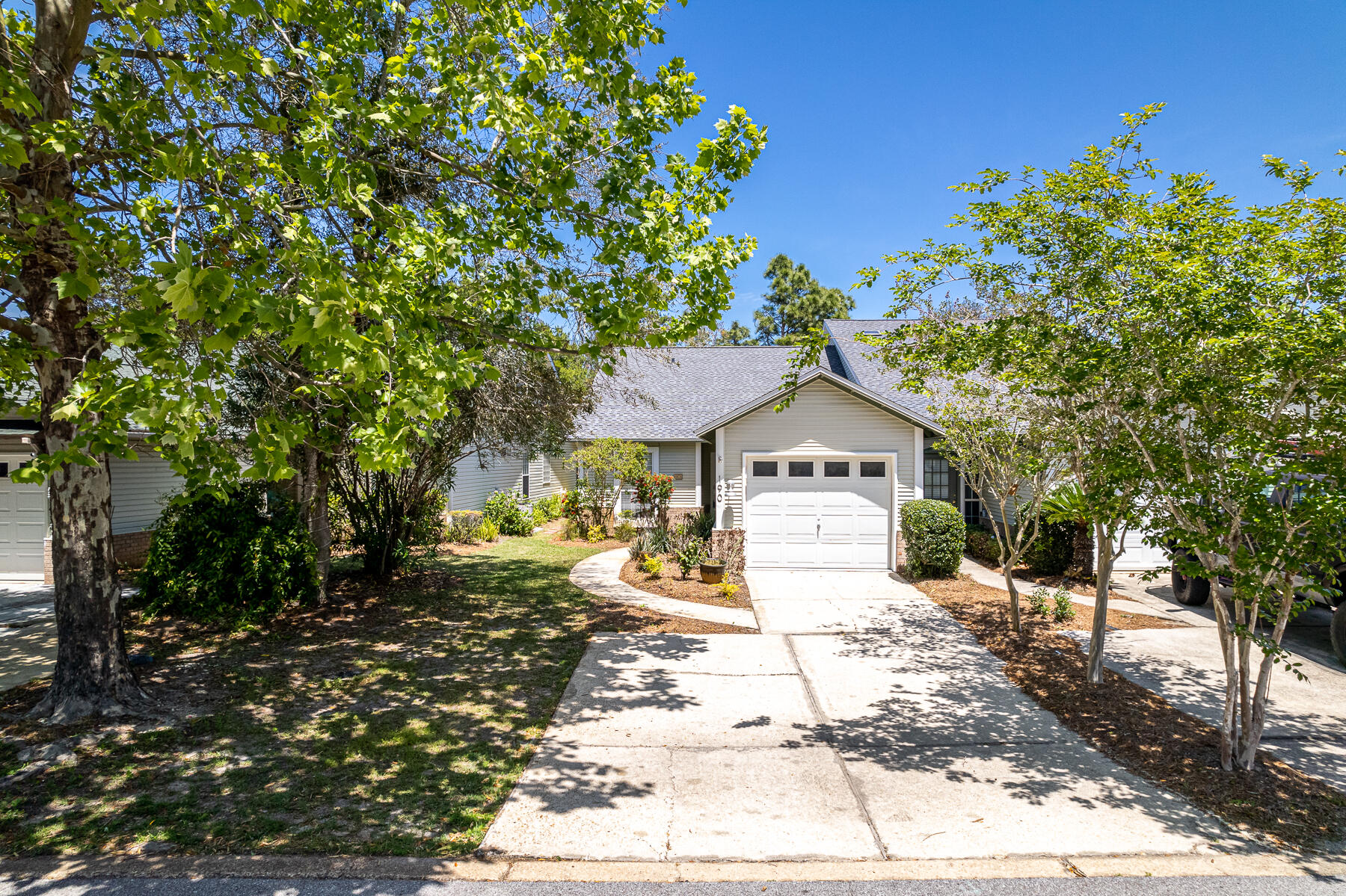 ESCADA B - Residential