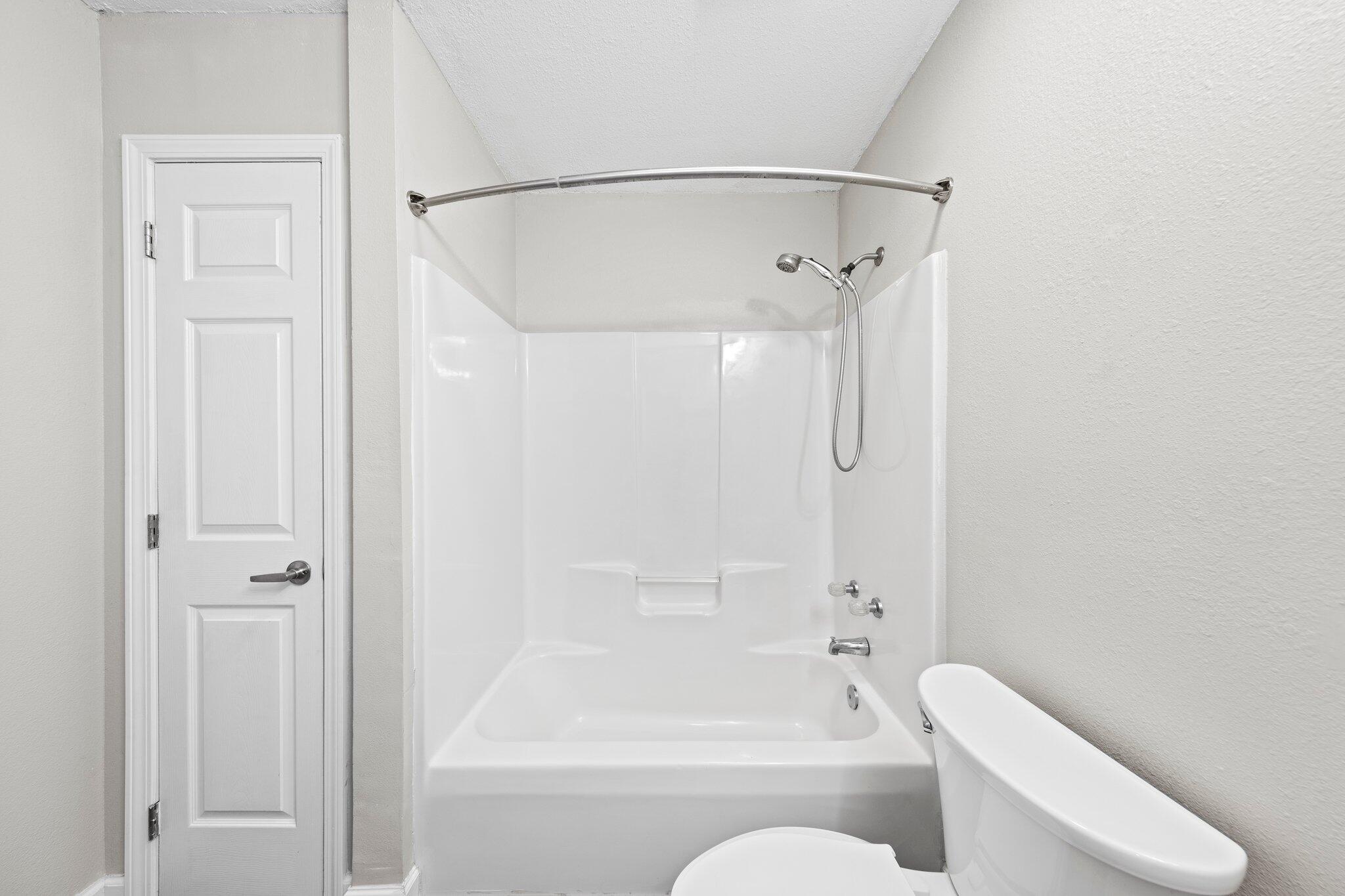 AZALEA GARDENS 1ST ADDN - Residential Lease