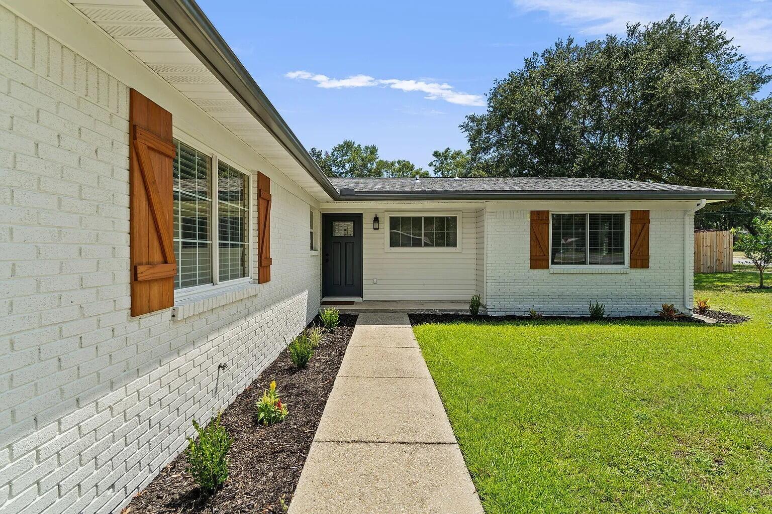 PINE LAKE S/D - Residential Lease