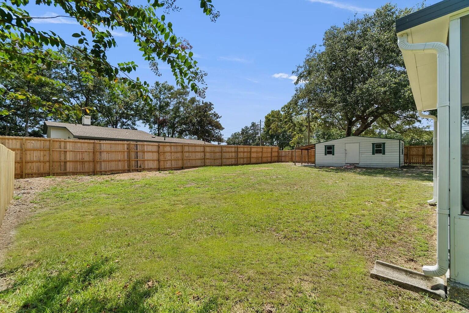 PINE LAKE S/D - Residential Lease