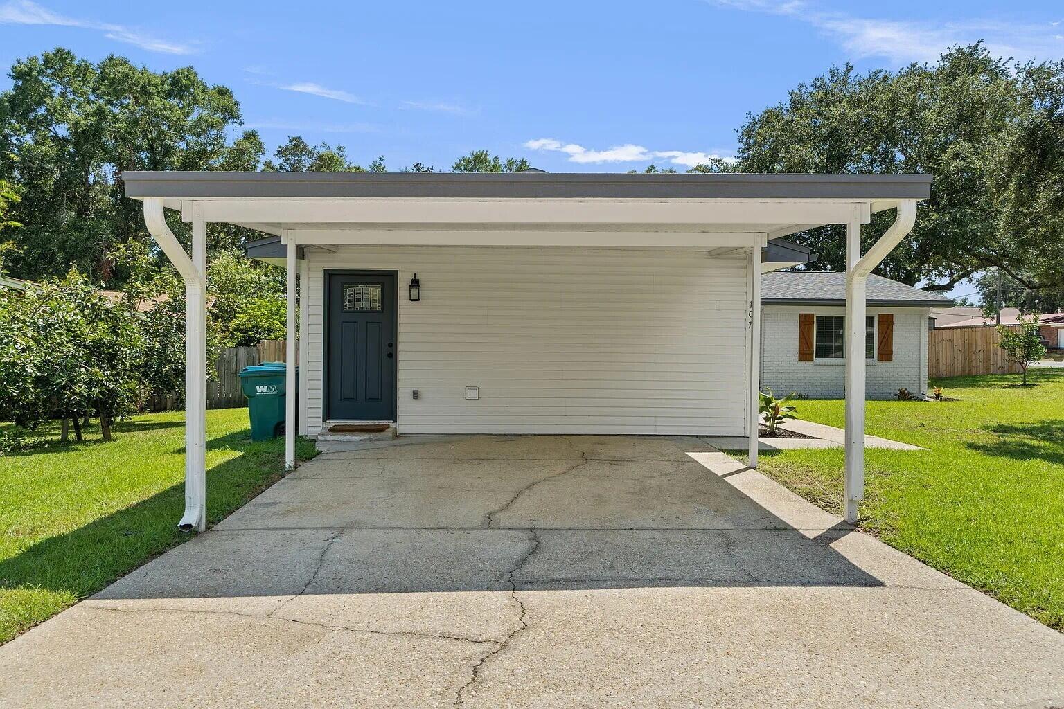 PINE LAKE S/D - Residential Lease