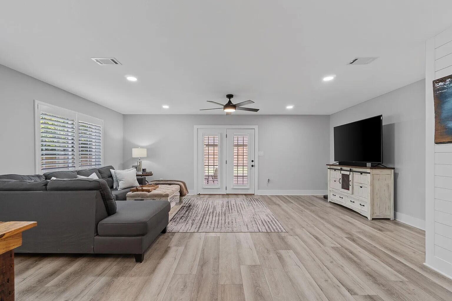 PINE LAKE S/D - Residential Lease