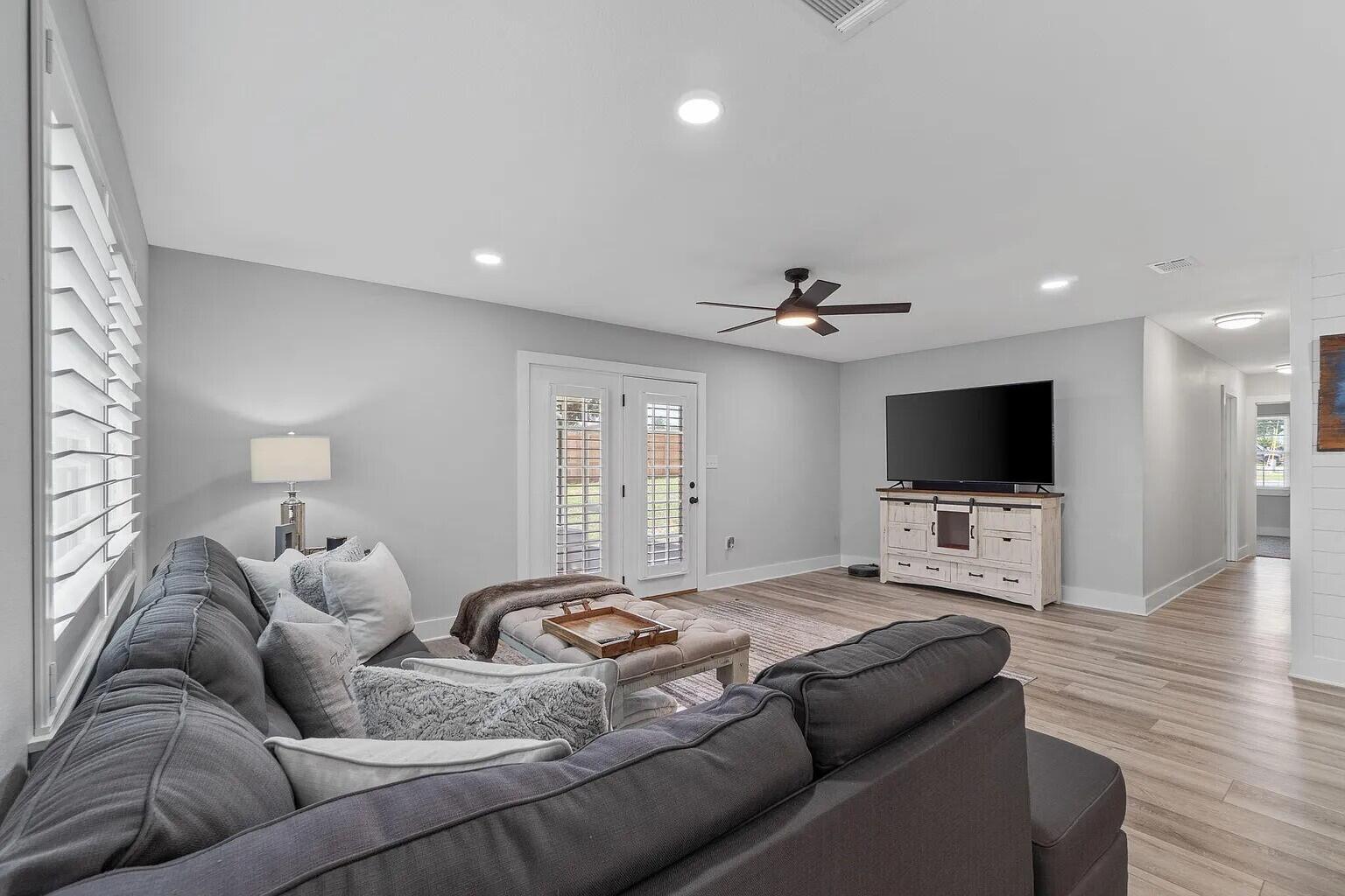 PINE LAKE S/D - Residential Lease