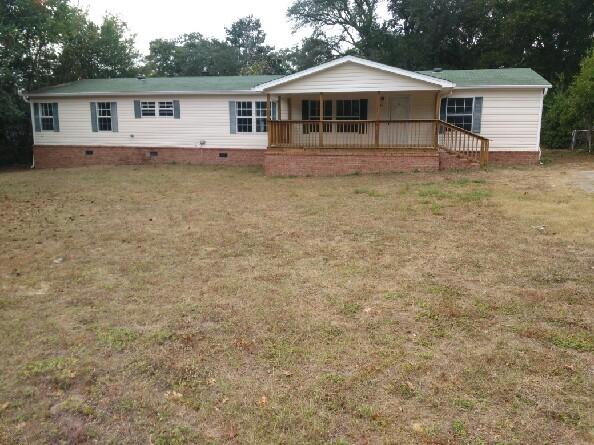 NICE 4 BEDROOM, 2 BATHROOM HOME IN NICEVILLE!! Conveniently located close to shopping, highway access, and military bases!! NO HOA!! This MOVE IN READY HOME has just been COMPLETELY UPDATED with NEW PAINT, NEW CARPET, NEW STAINLESS STEEL APPLIANCES, and NEW FIXTURES!! Great layout, spacious kitchen, fireplace, and large covered front porch!! Master bathroom features dual sinks and a garden tub!! This is NOT a short sale or a bank owned property. This is a GREAT HOME that is PRICED TO SELL!! Come see it TODAY!!