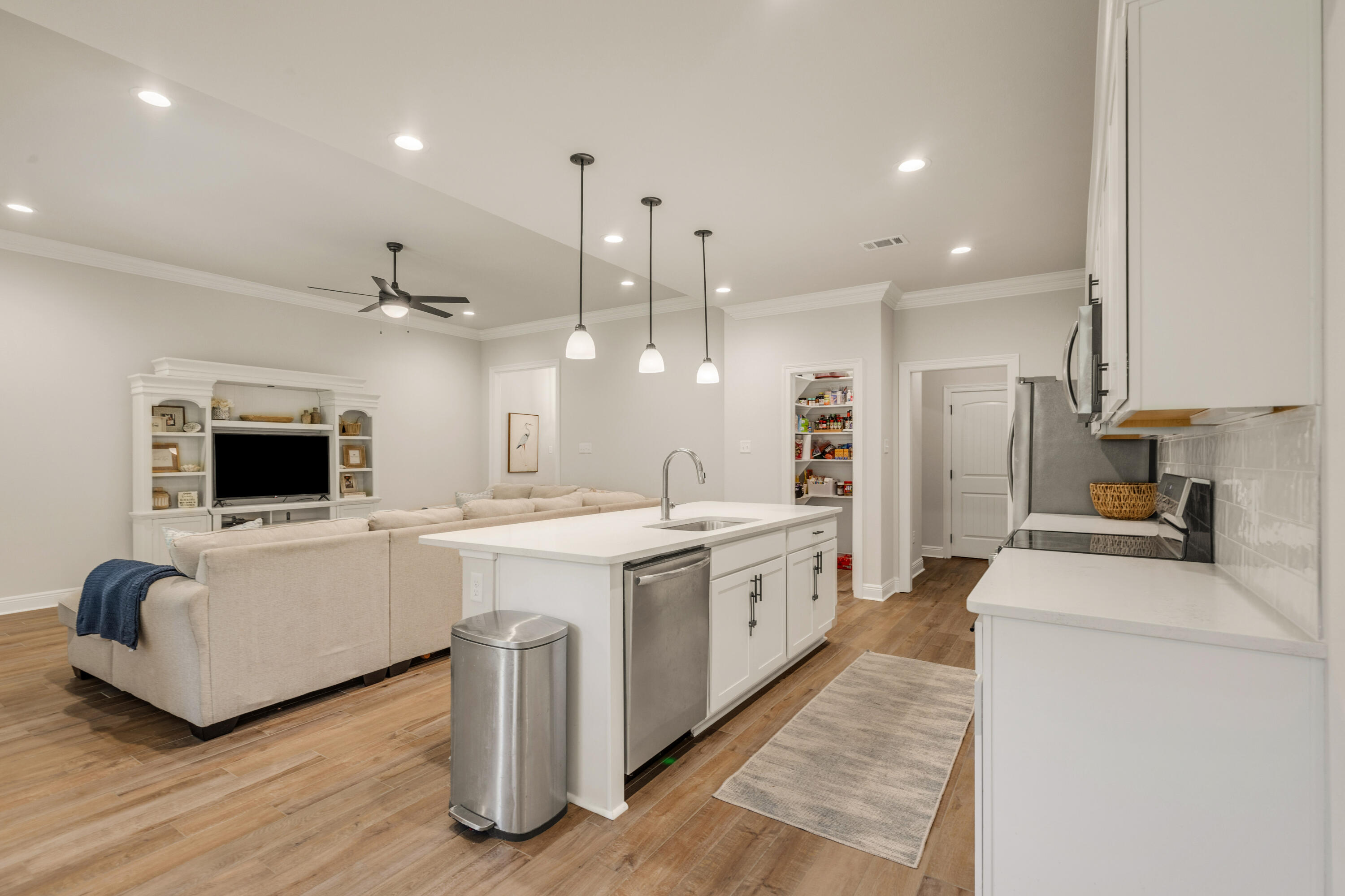 HAMMOCK BAY - MOONSWEPT - Residential