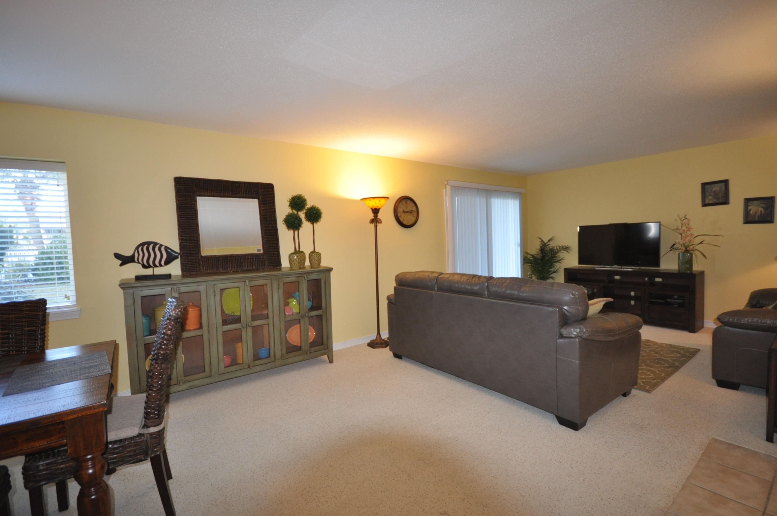 FINISTERRA CONDO - Residential