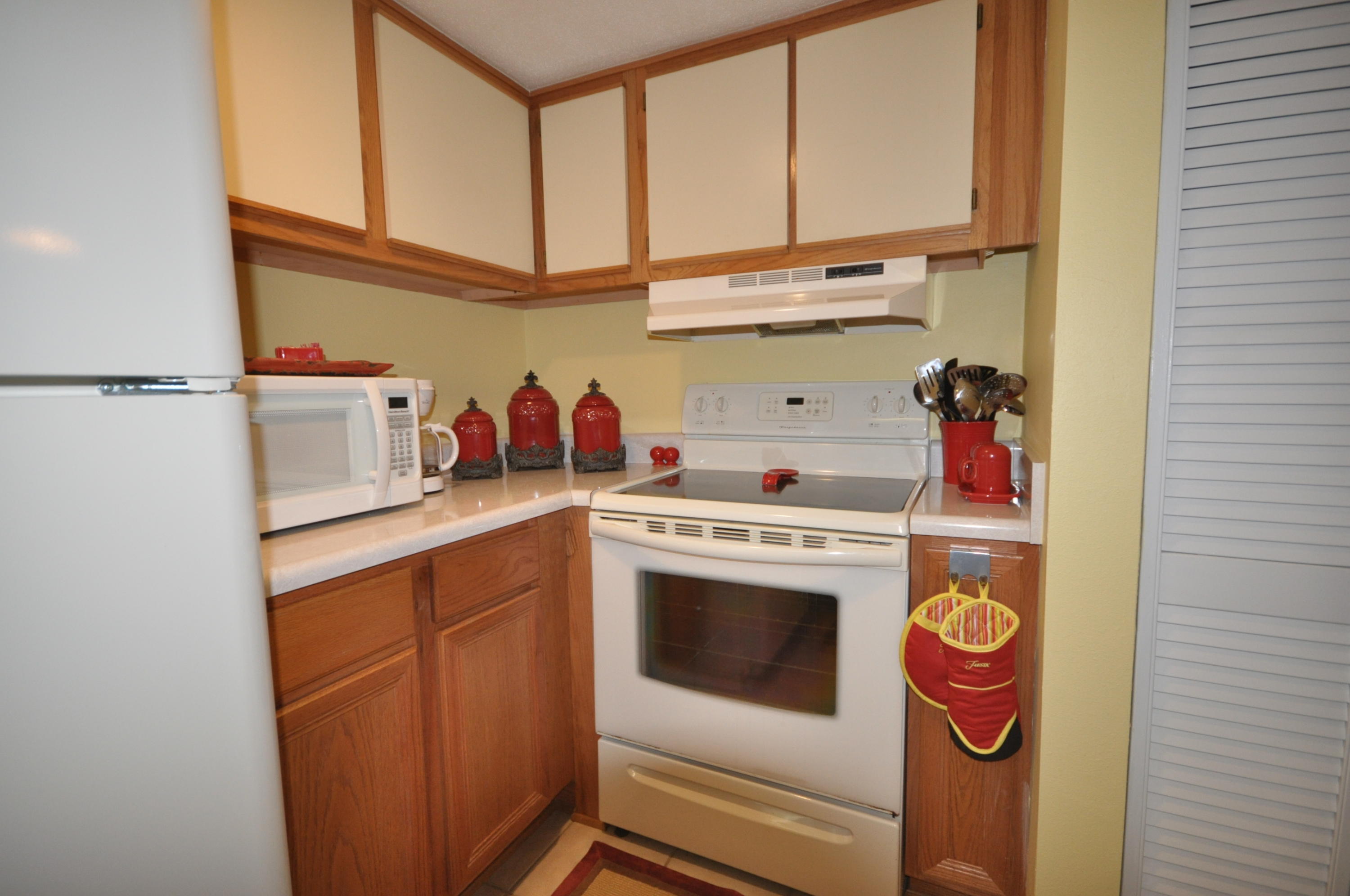 FINISTERRA CONDO - Residential