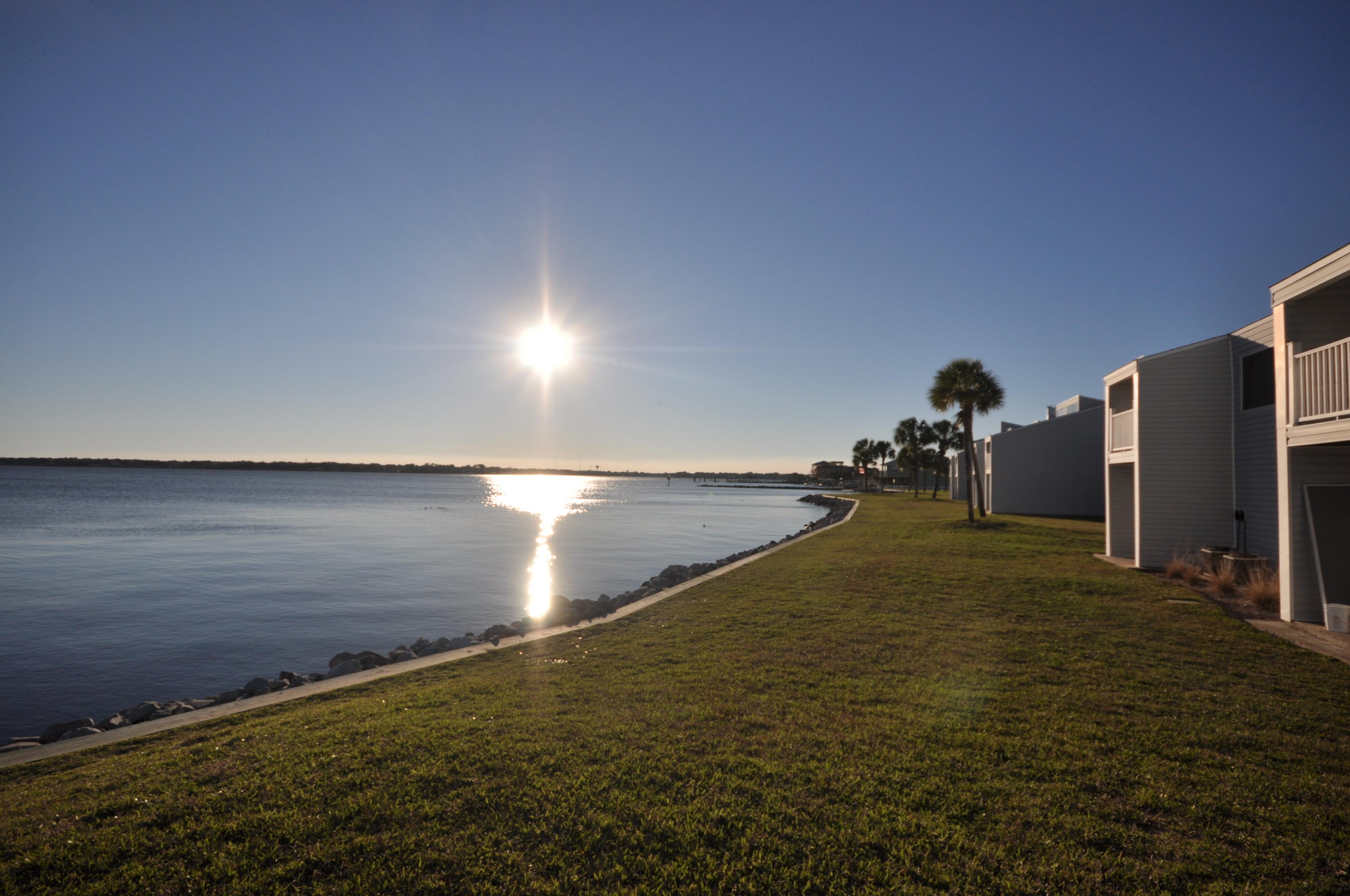 FINISTERRA CONDO - Residential