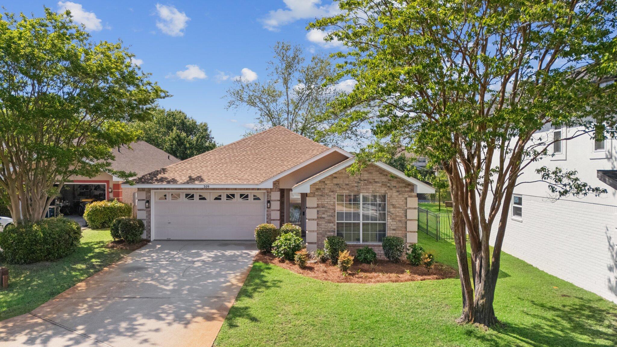 Best Priced Home in Area! LOOKY = Lake Front Home + Gated Emerald Lakes + < $500 000 !! ABSOLUTELY You Get Lake Views From Primary BR, Kitchen, & Dining Area. Back Yard Patio Overlooking Lake. Roof Replaced In 2021! Many Appliances Updated Too. High Pitched 12+ Ft Ceilings In LR & Dining Areas Make Home Live Large. Large Primary BR w/ Double Windows To Take In That Lake View. Primary Bath w/ Large Walk-in Closet. 2 Guest BR's Separated By Full 2nd Bathroom w/ Updated Light & Sink Fixtures. Laundry Centrally Located (Washer & Dryer Convey). Nice Sized Garage w/ Pull Down Attic Access. Lawn Irrigation Well w/ New Pump. Great Location On North Side Of Neighborhood Near The Bay. You Really Need To See This House & The Opportunity It Presents!