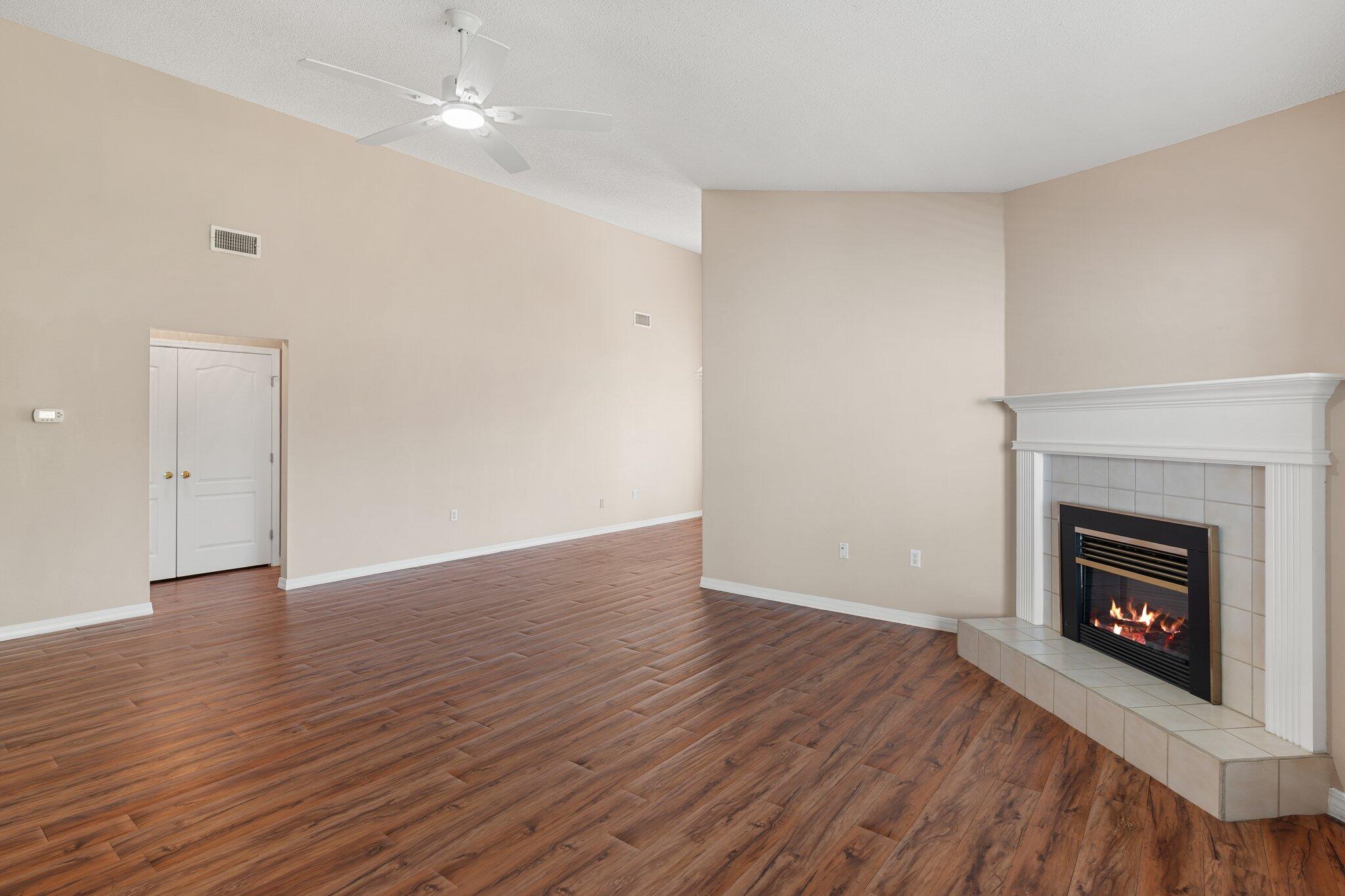 EMERALD LAKES PH 2 - Residential