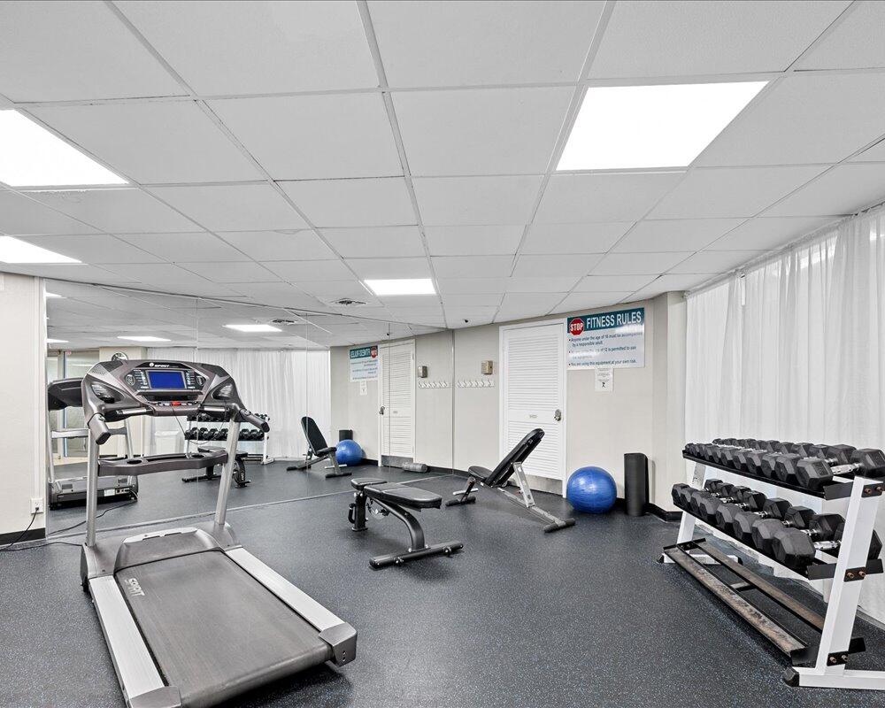 HOLIDAY SURF & RACQUET CLUB - Residential
