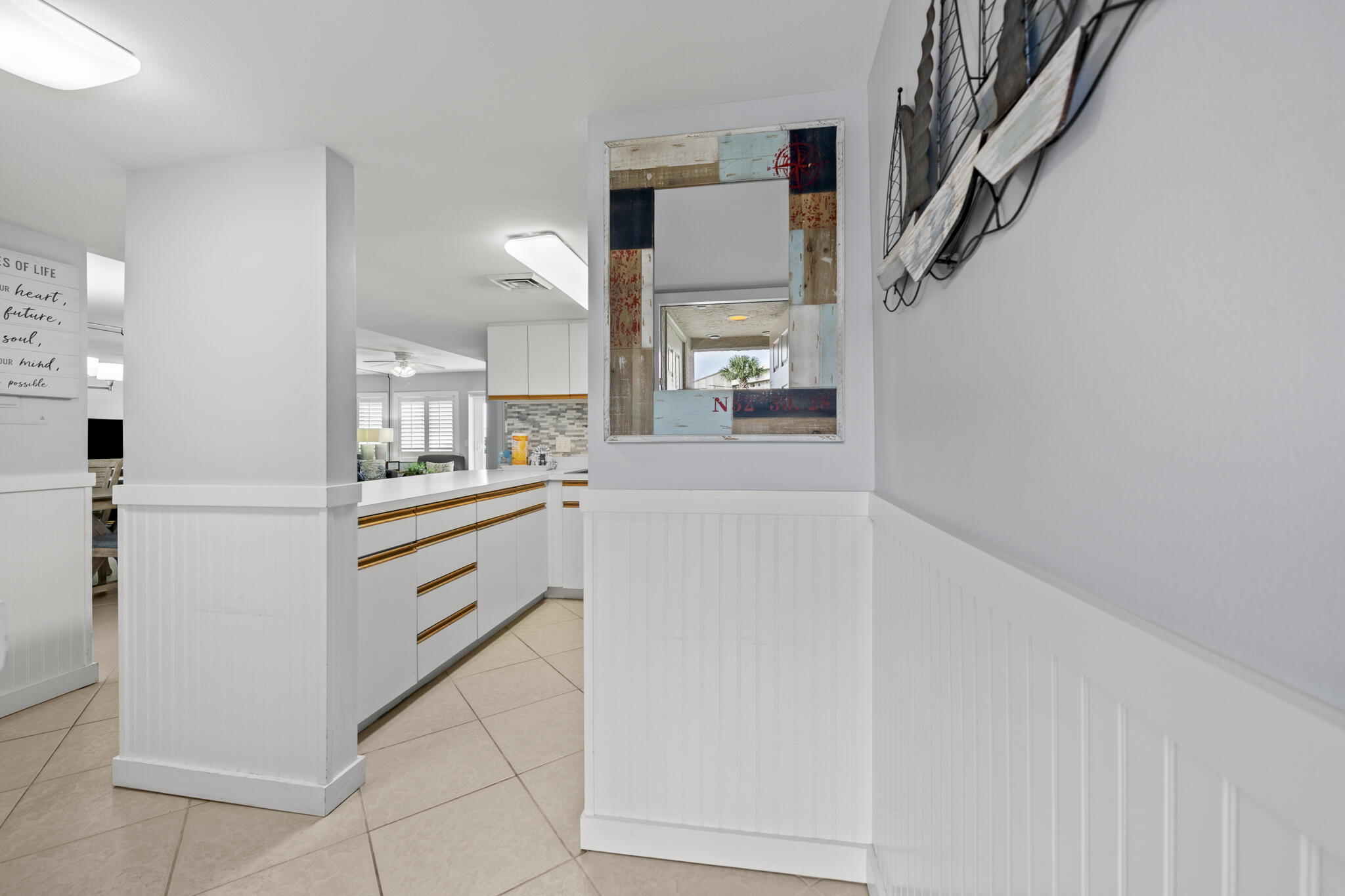 HOLIDAY SURF & RACQUET CLUB - Residential