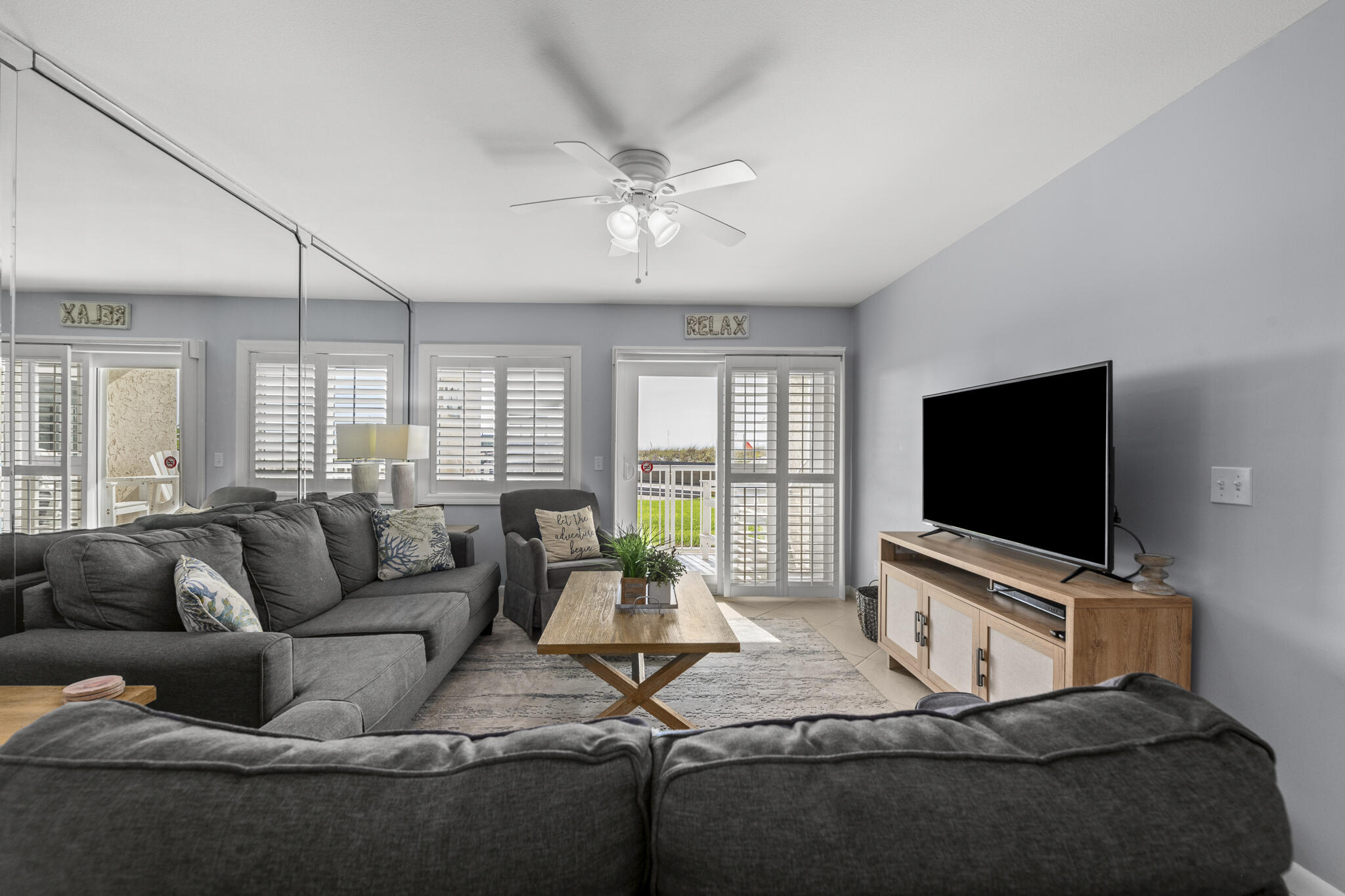 HOLIDAY SURF & RACQUET CLUB - Residential