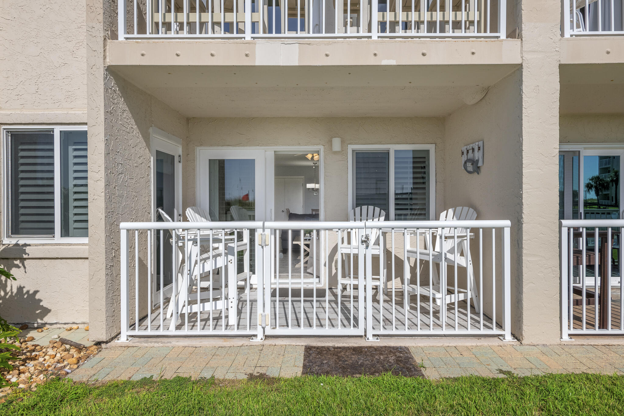HOLIDAY SURF & RACQUET CLUB - Residential