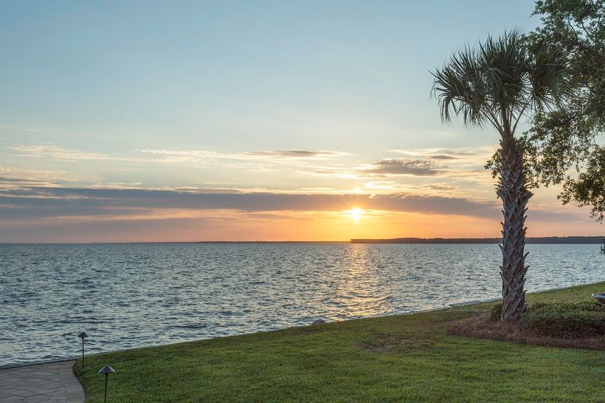 80 FEET ON THE CHOCTAWHATCHEE BAY! Low HOA fees, Low taxes, partial tap fee PAID! Don't miss your chance to live BAY FRONT in Freeport, Florida's premier neighborhood. Custom homes now under construction! Tennis, dock, pier, hiking trails, room to roam! This neighborhood has it ALL! Enjoy your relaxed bay front lifestyle in Bay Harbour! Lots selling now!