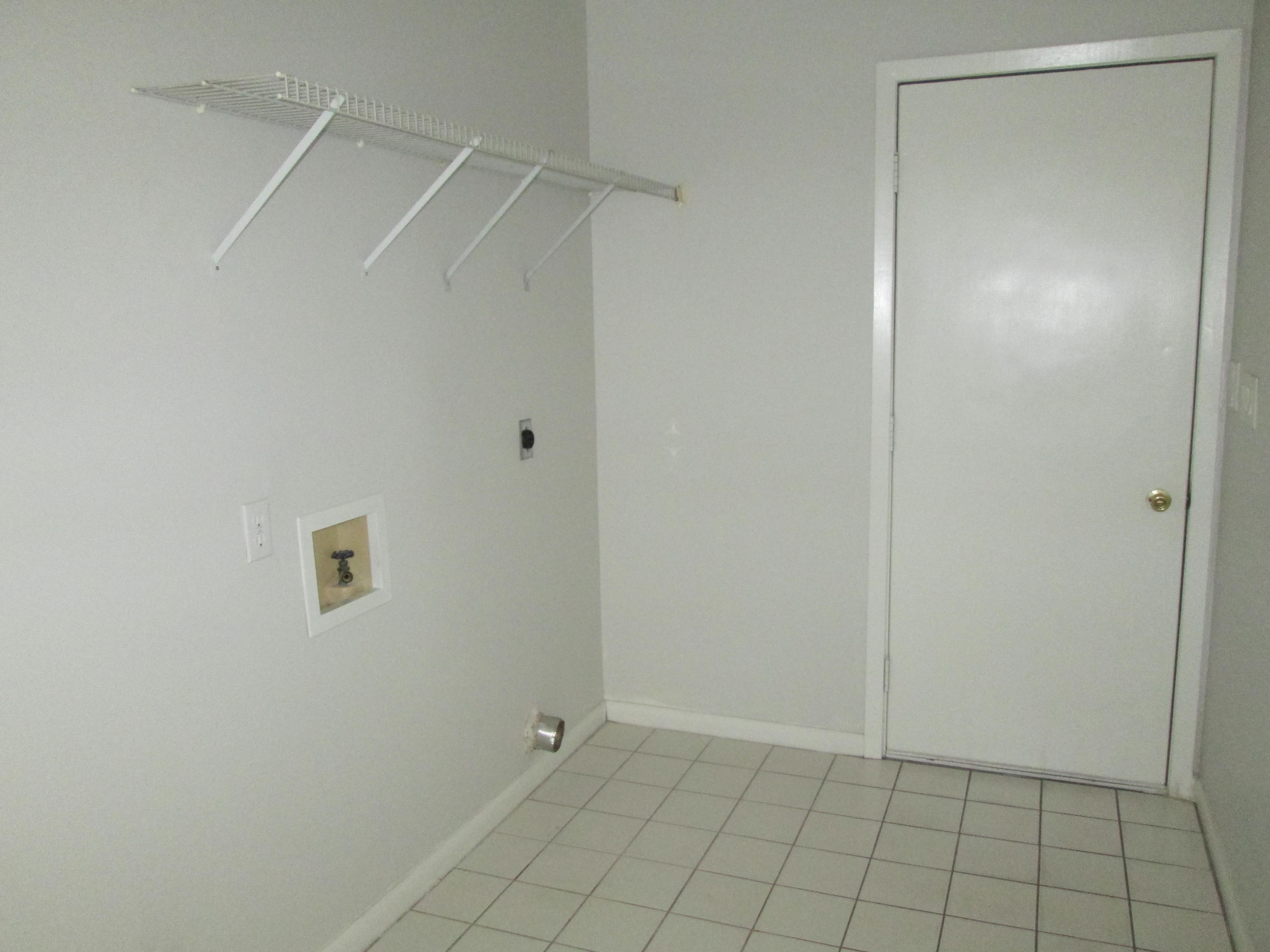 SHALIMAR COMMONS - Residential