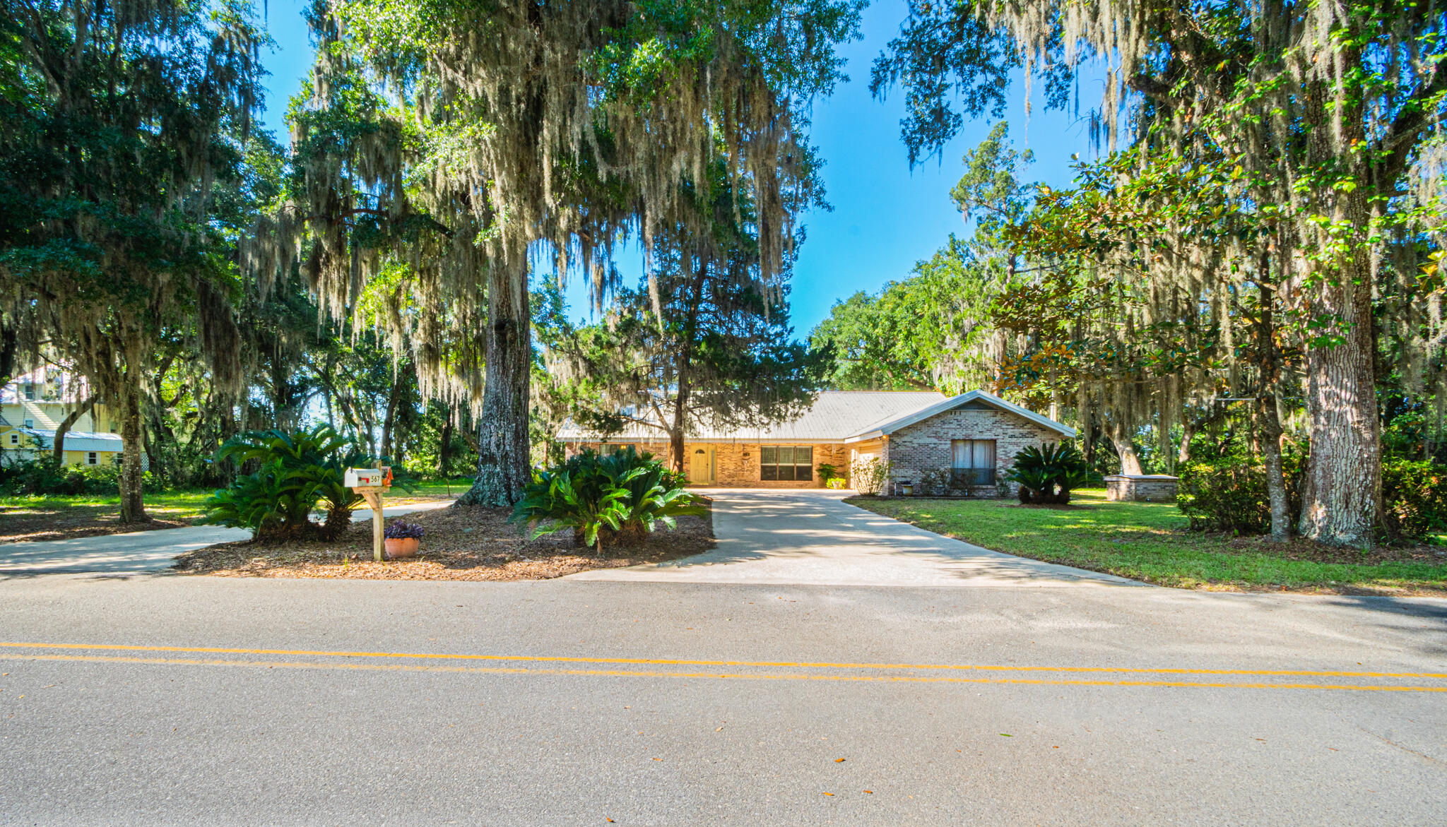 TWIN OAKS FIRST ADDITION S/D - Residential