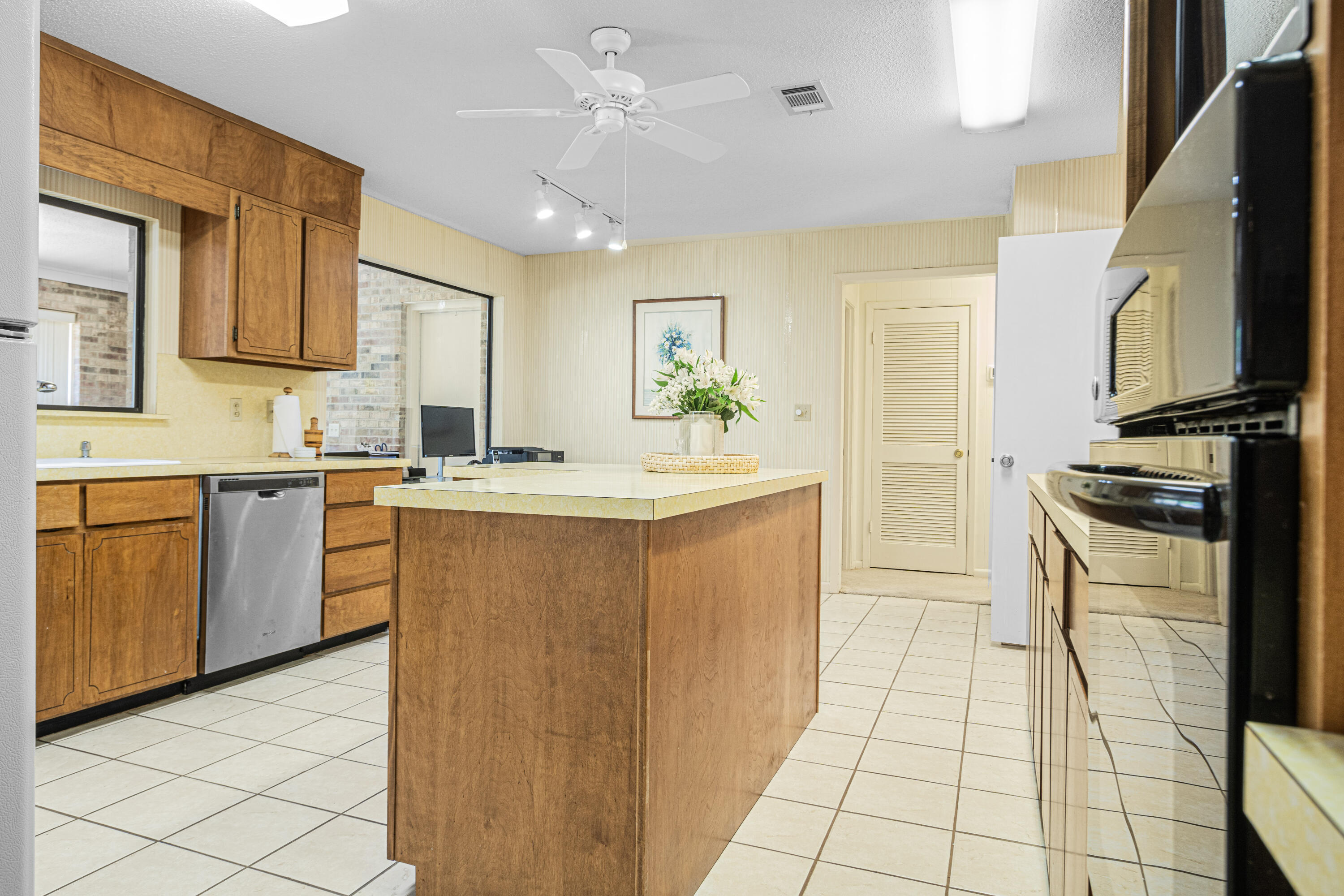 TWIN OAKS FIRST ADDITION S/D - Residential