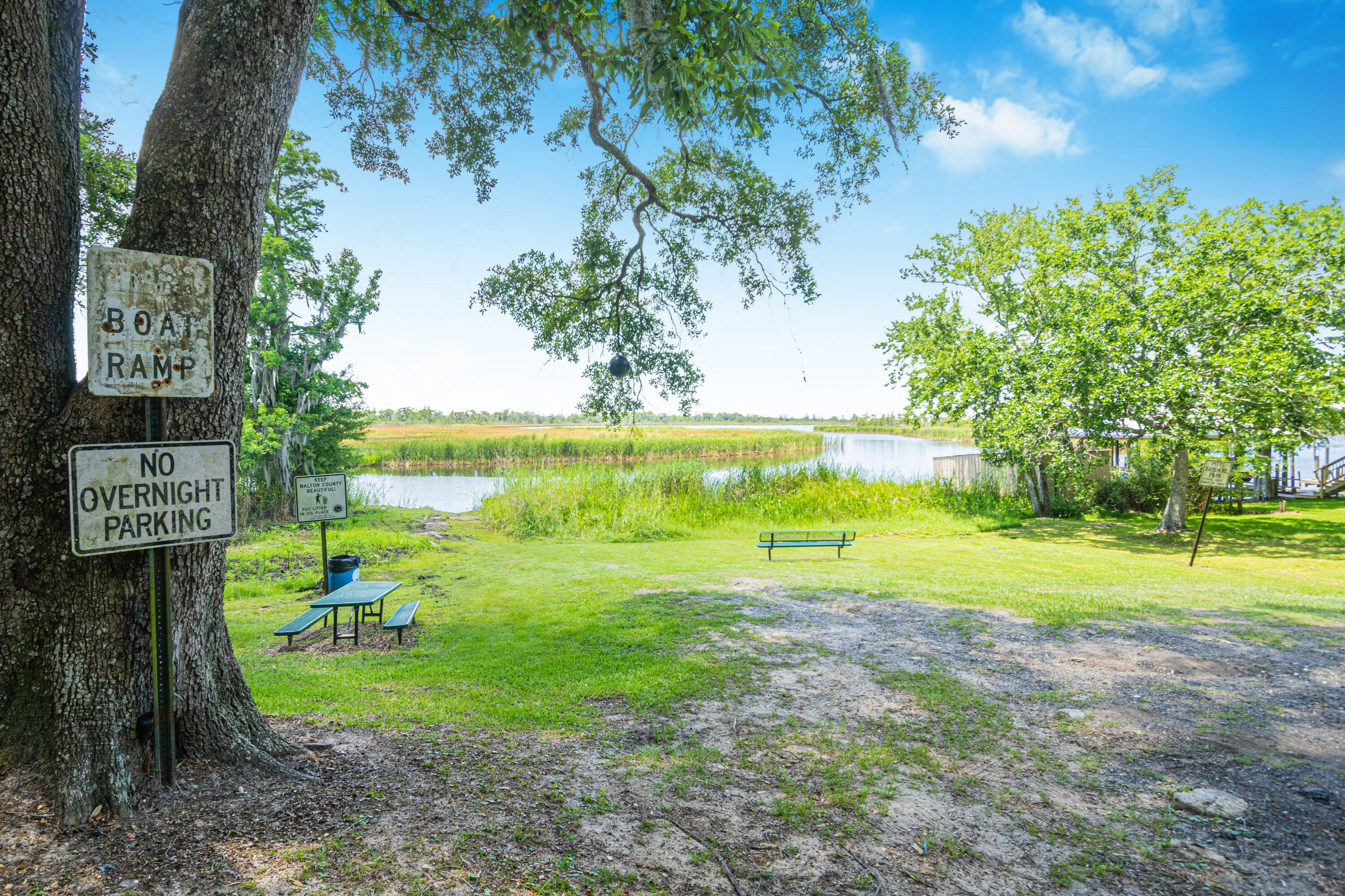 TWIN OAKS FIRST ADDITION S/D - Residential