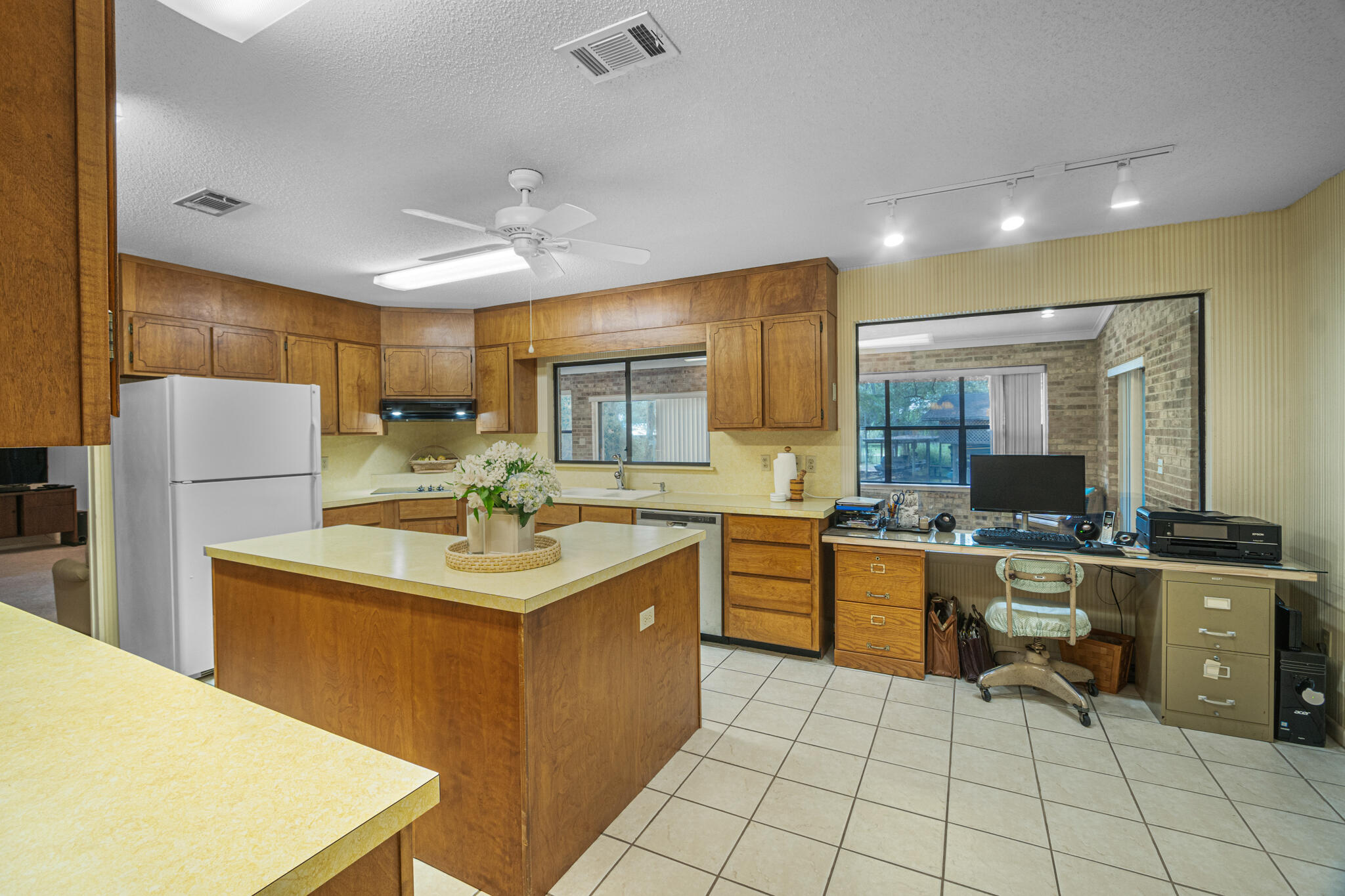 TWIN OAKS FIRST ADDITION S/D - Residential