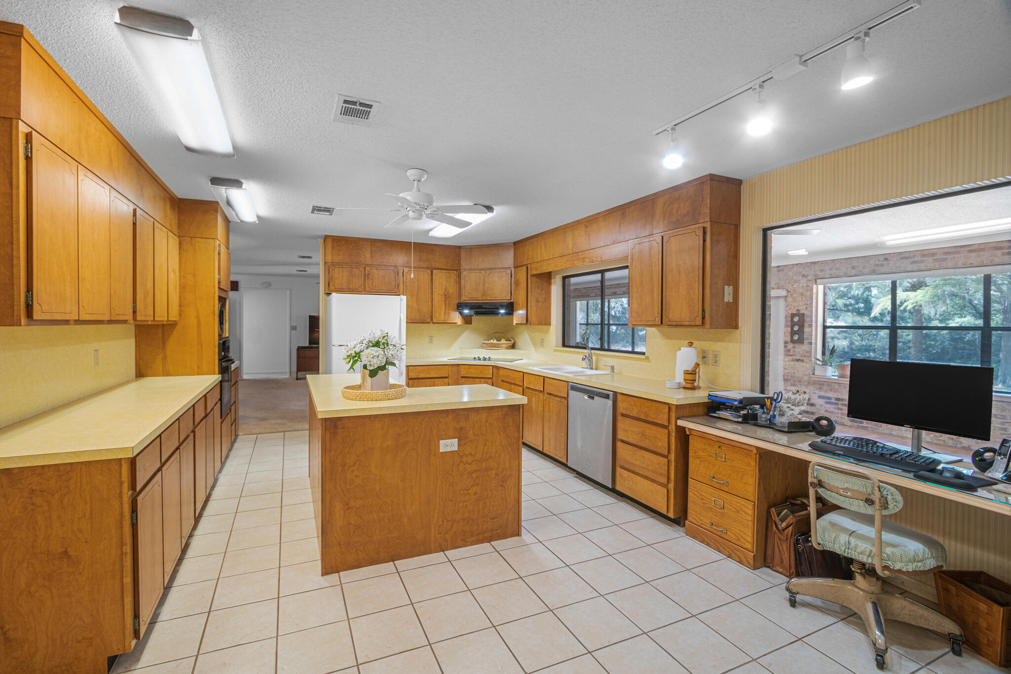 TWIN OAKS FIRST ADDITION S/D - Residential