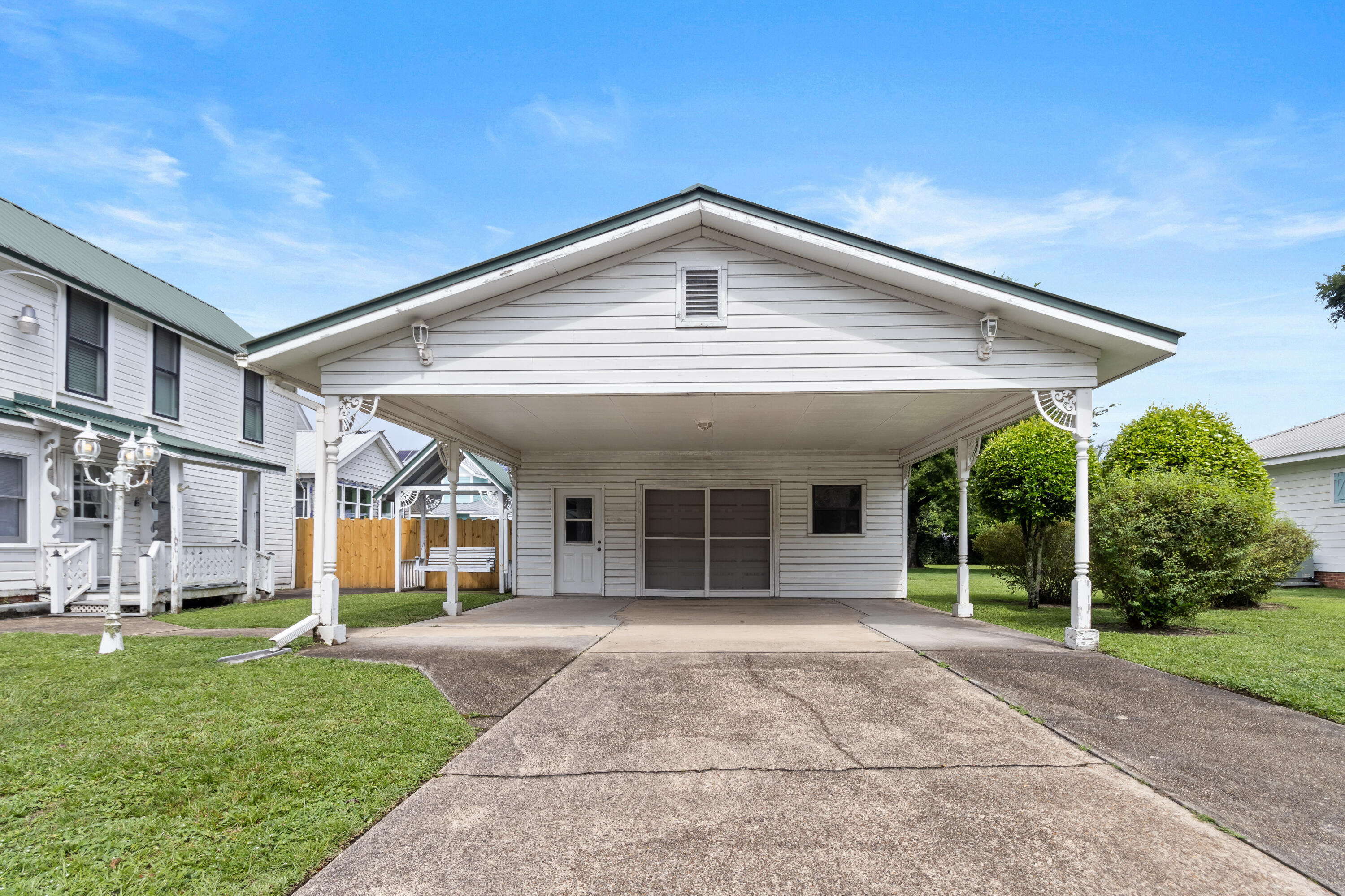 TOWN OF DEFUNIAK SPRINGS - Residential