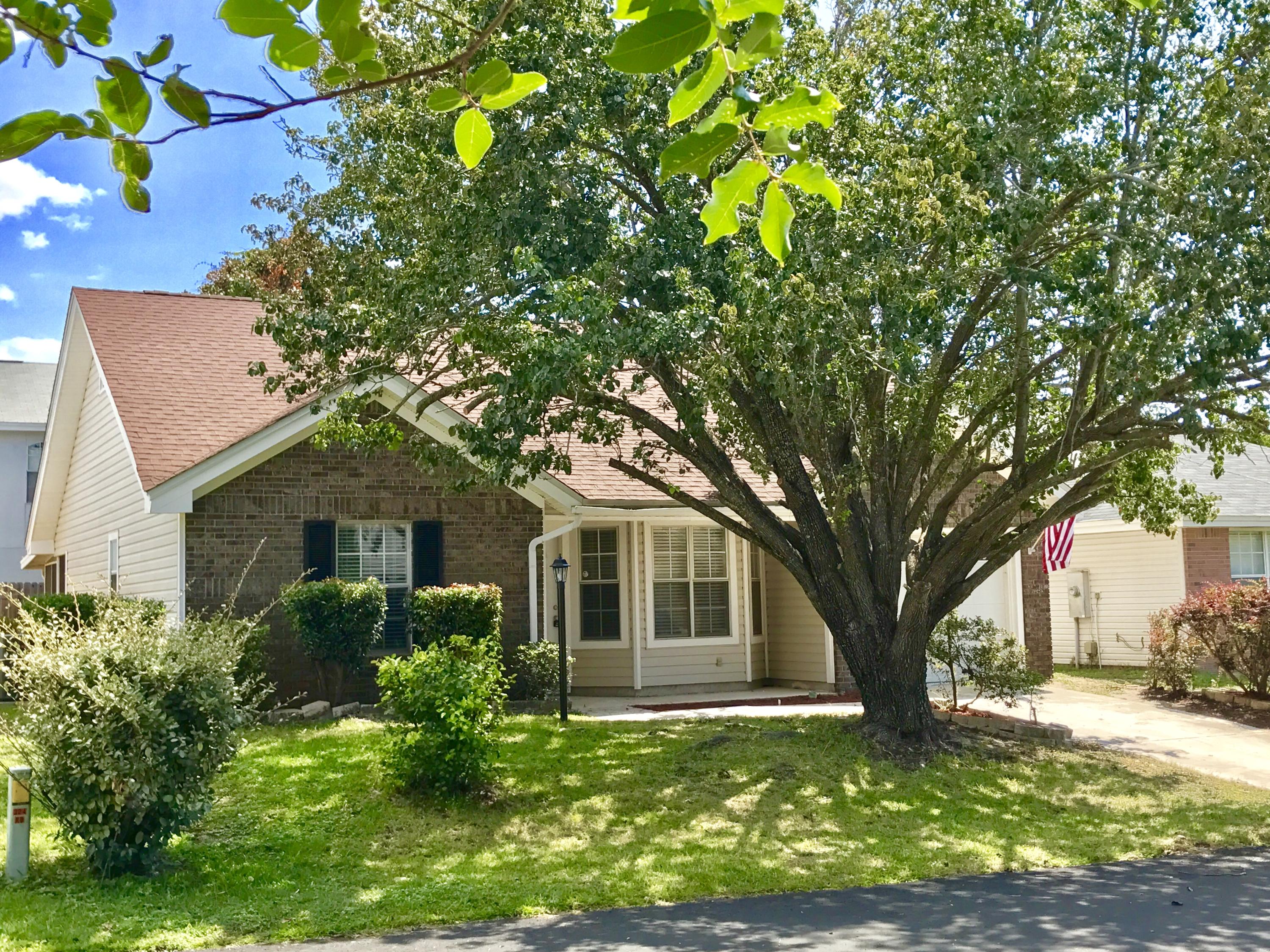 PETITE CHATEAU - Residential