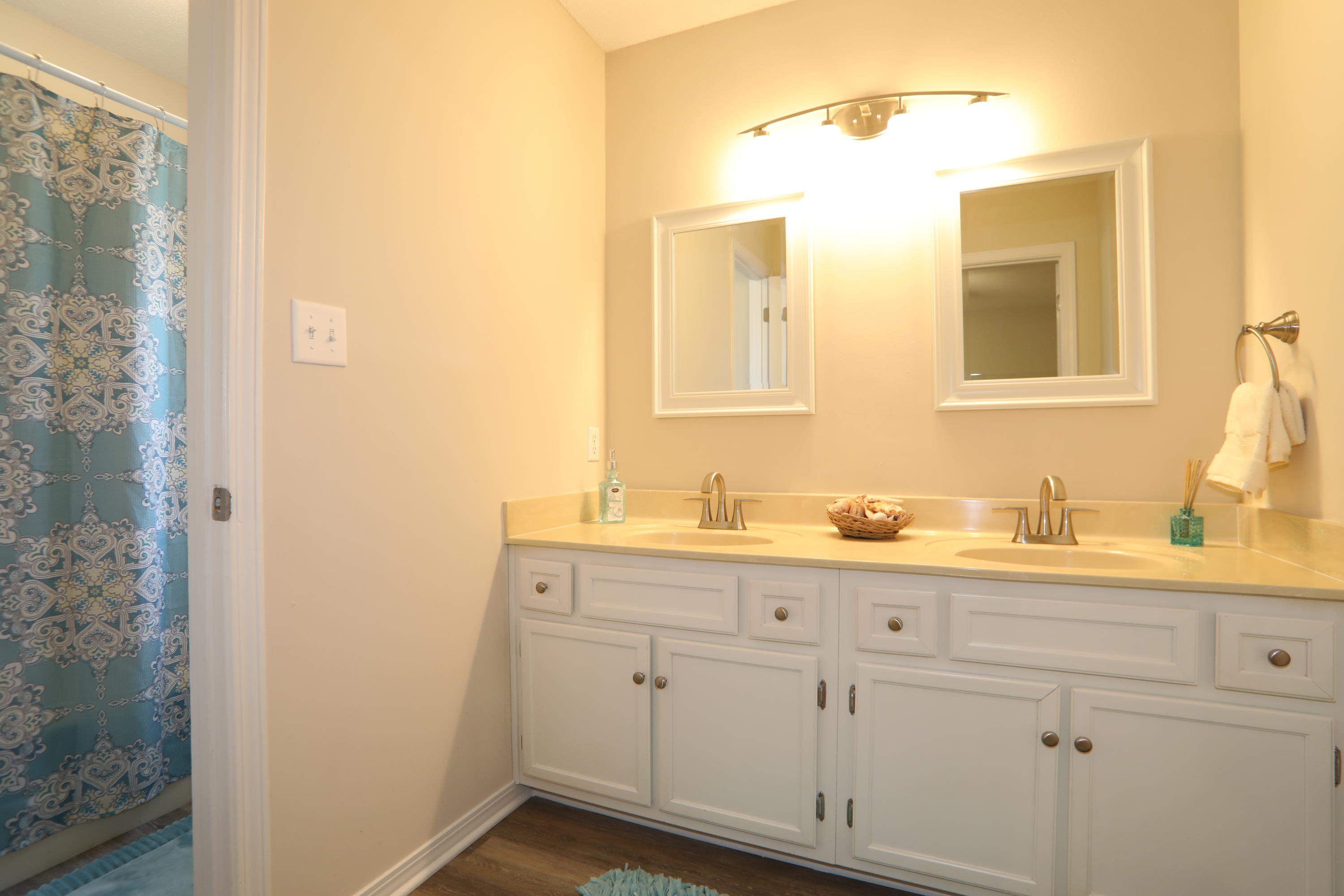 PETITE CHATEAU - Residential