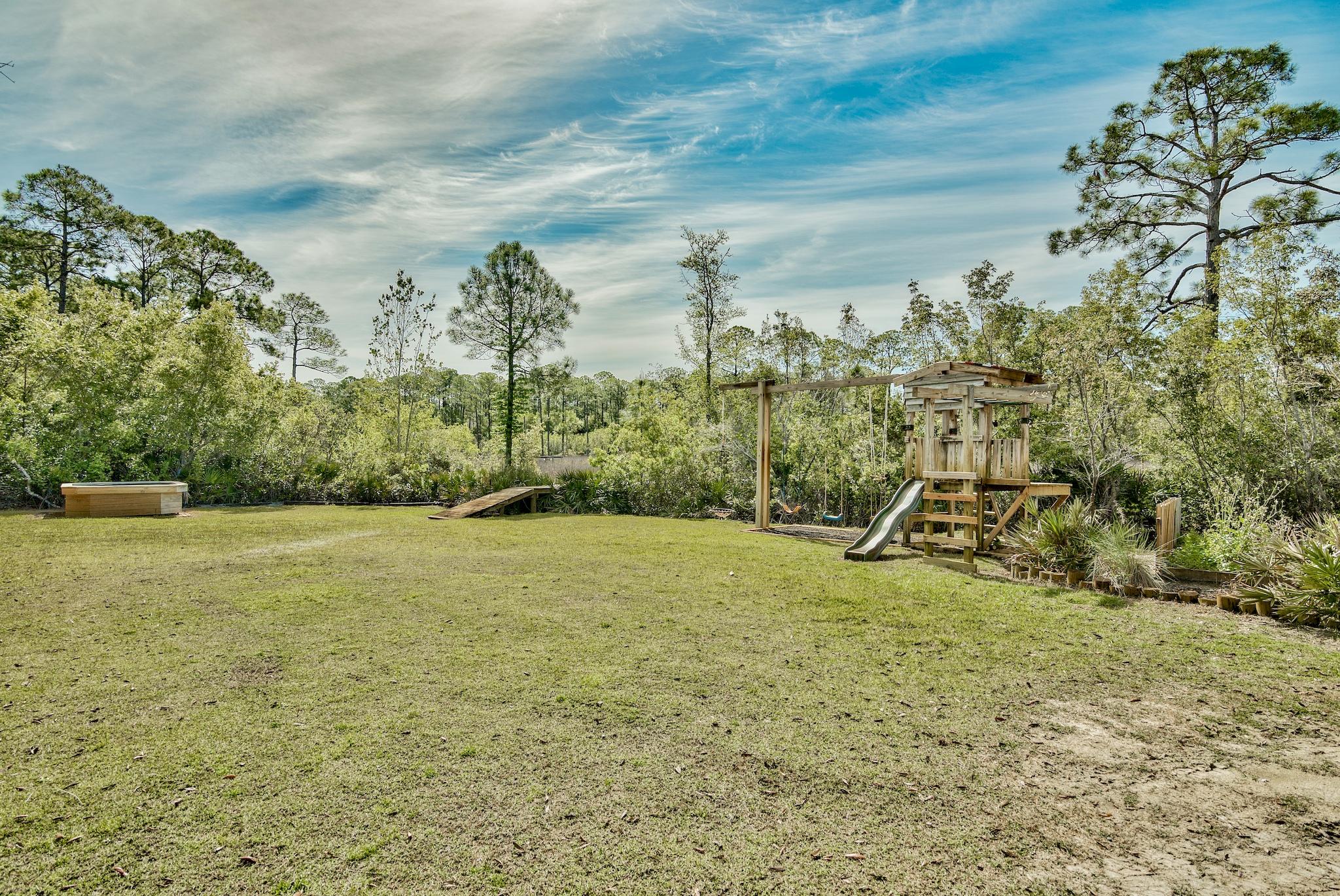 BAY PINE SHORES - Residential