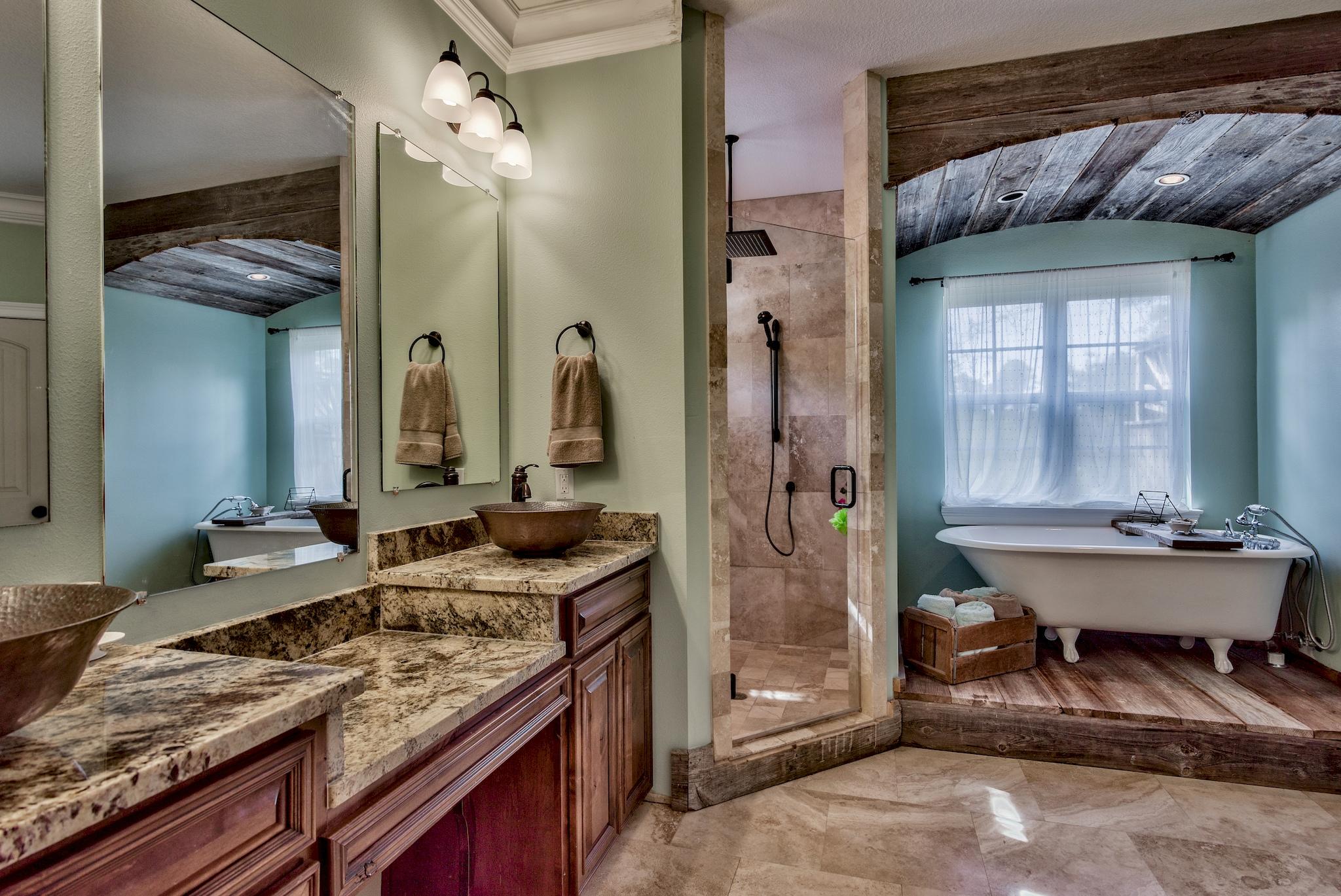BAY PINE SHORES - Residential