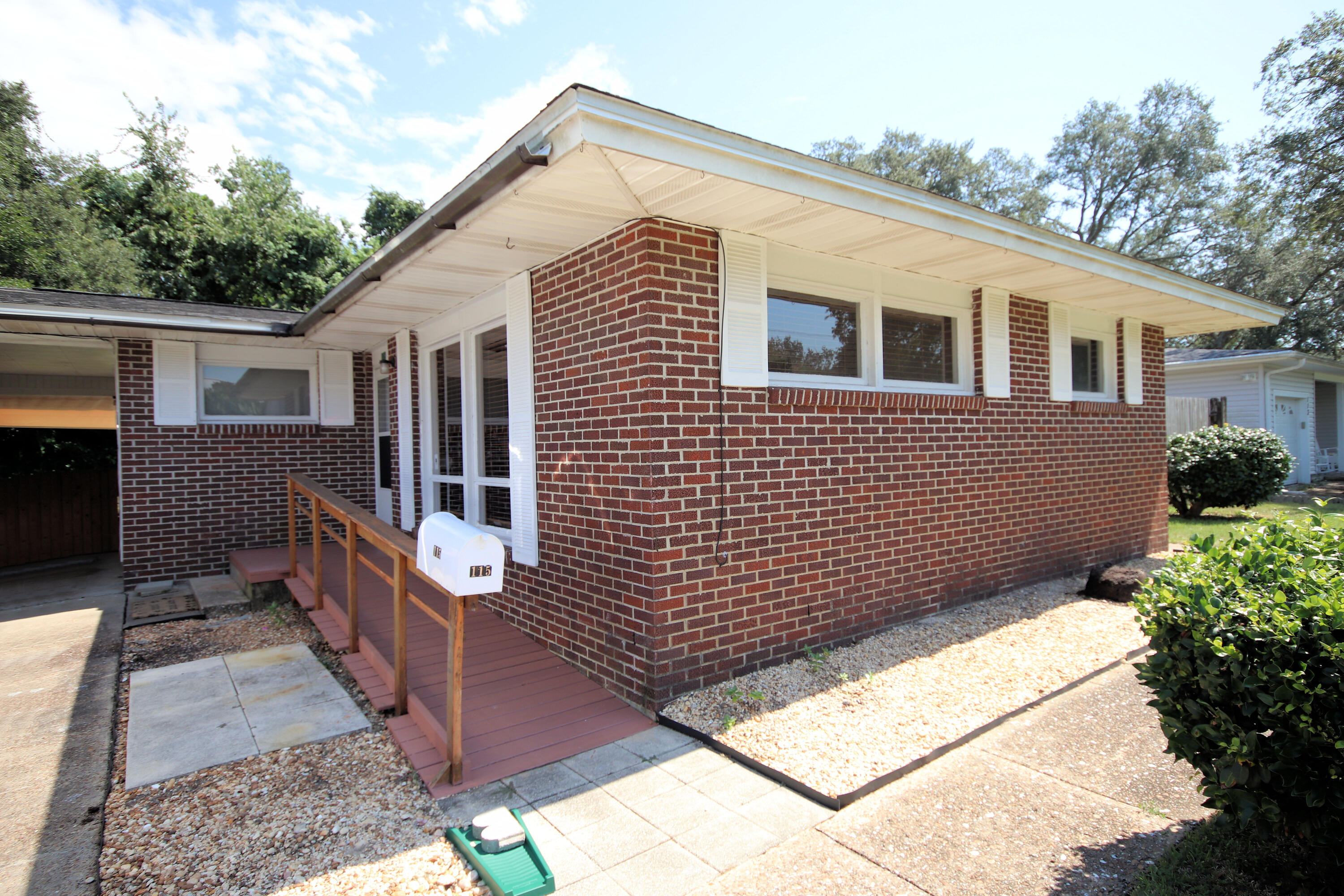 ELLIOTTS POINT 10TH ADDN - Residential