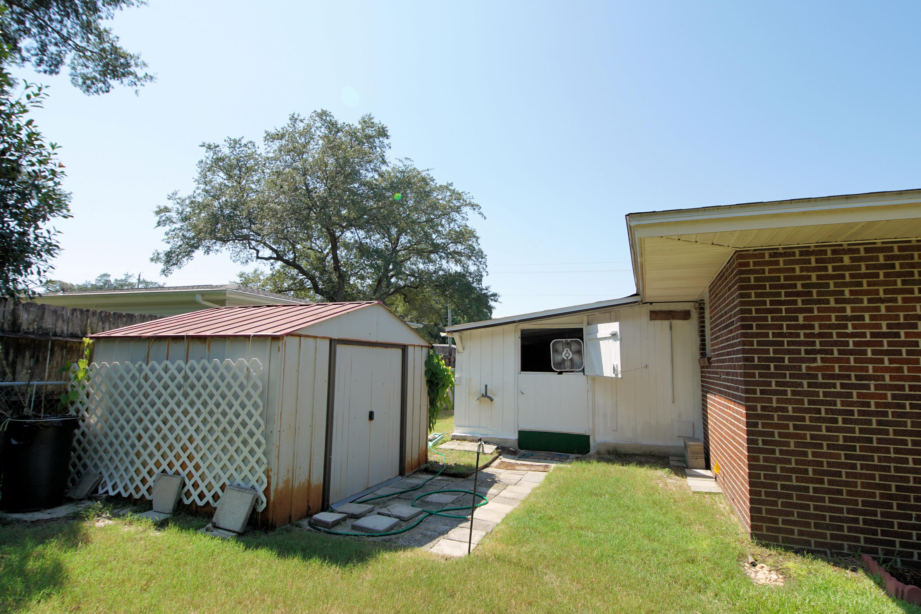 ELLIOTTS POINT 10TH ADDN - Residential