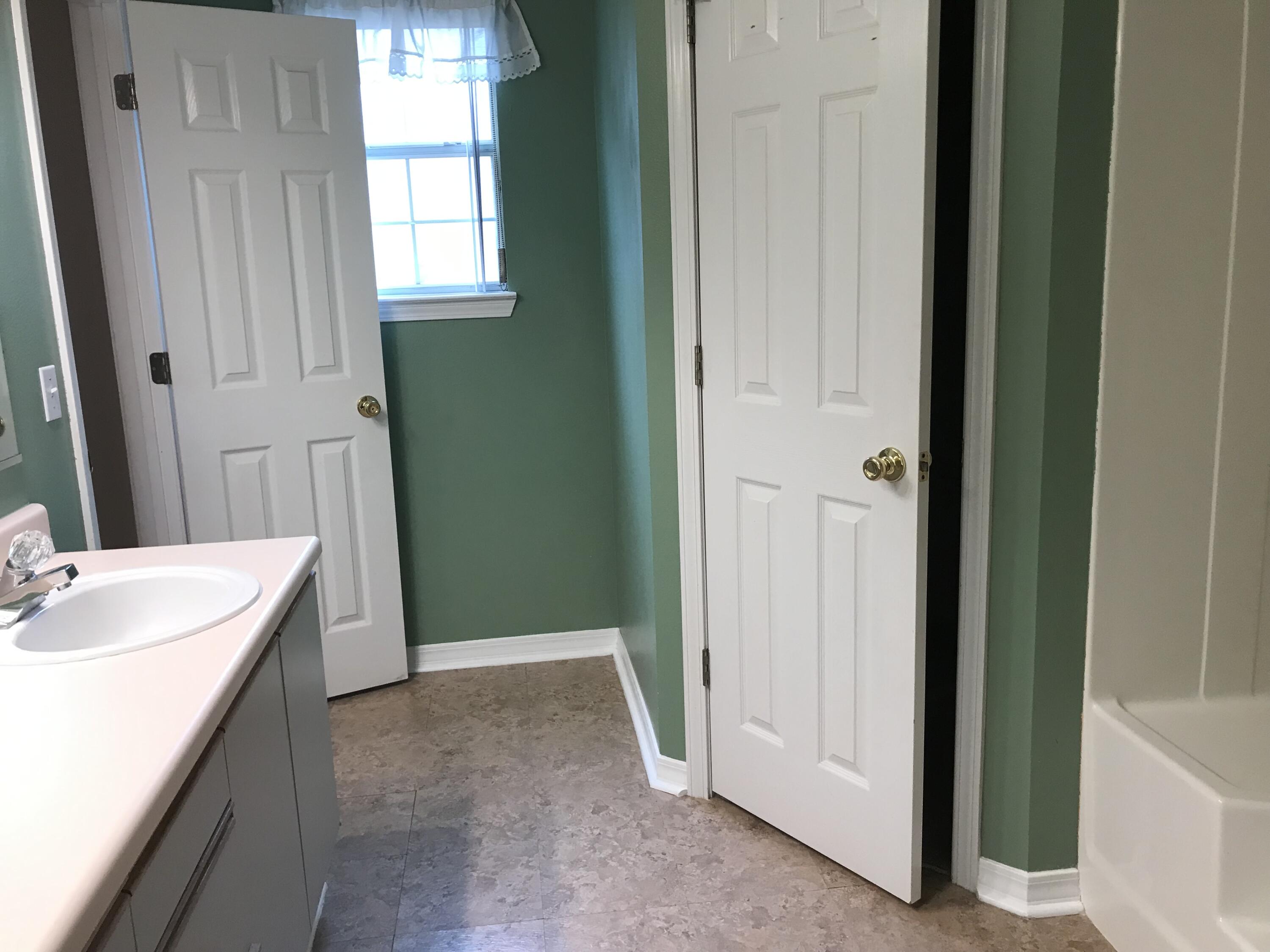 NORTHVIEW ESTATES 3RD ADDN - Residential Lease