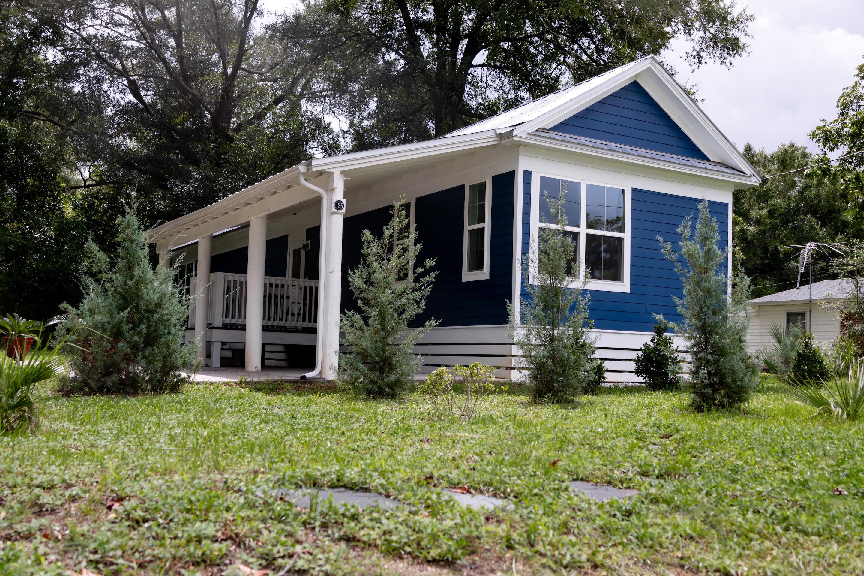 TOWN OF DEFUNIAK SPRINGS - Residential