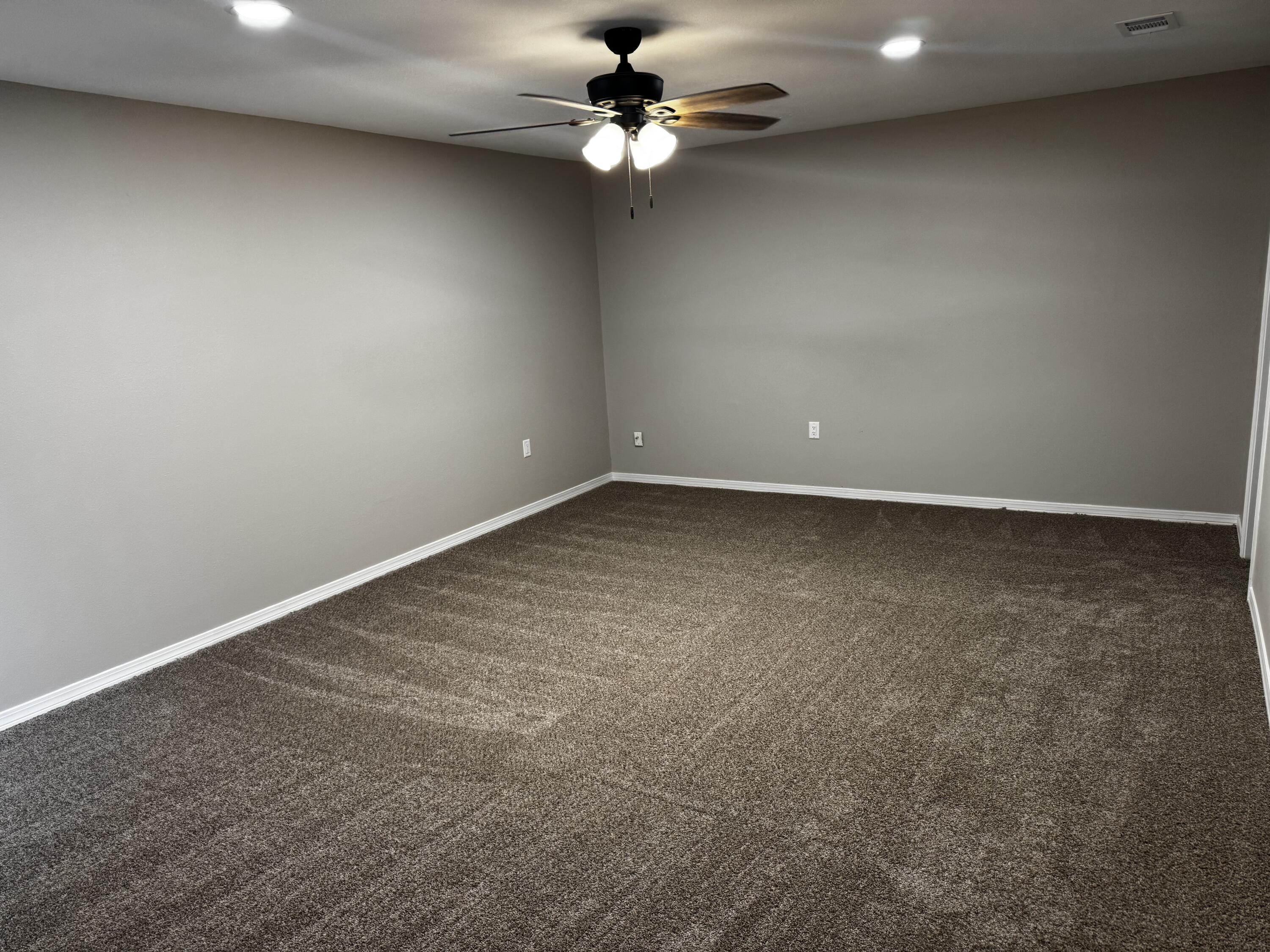 DONLABROOK GARDYNS - Residential Lease